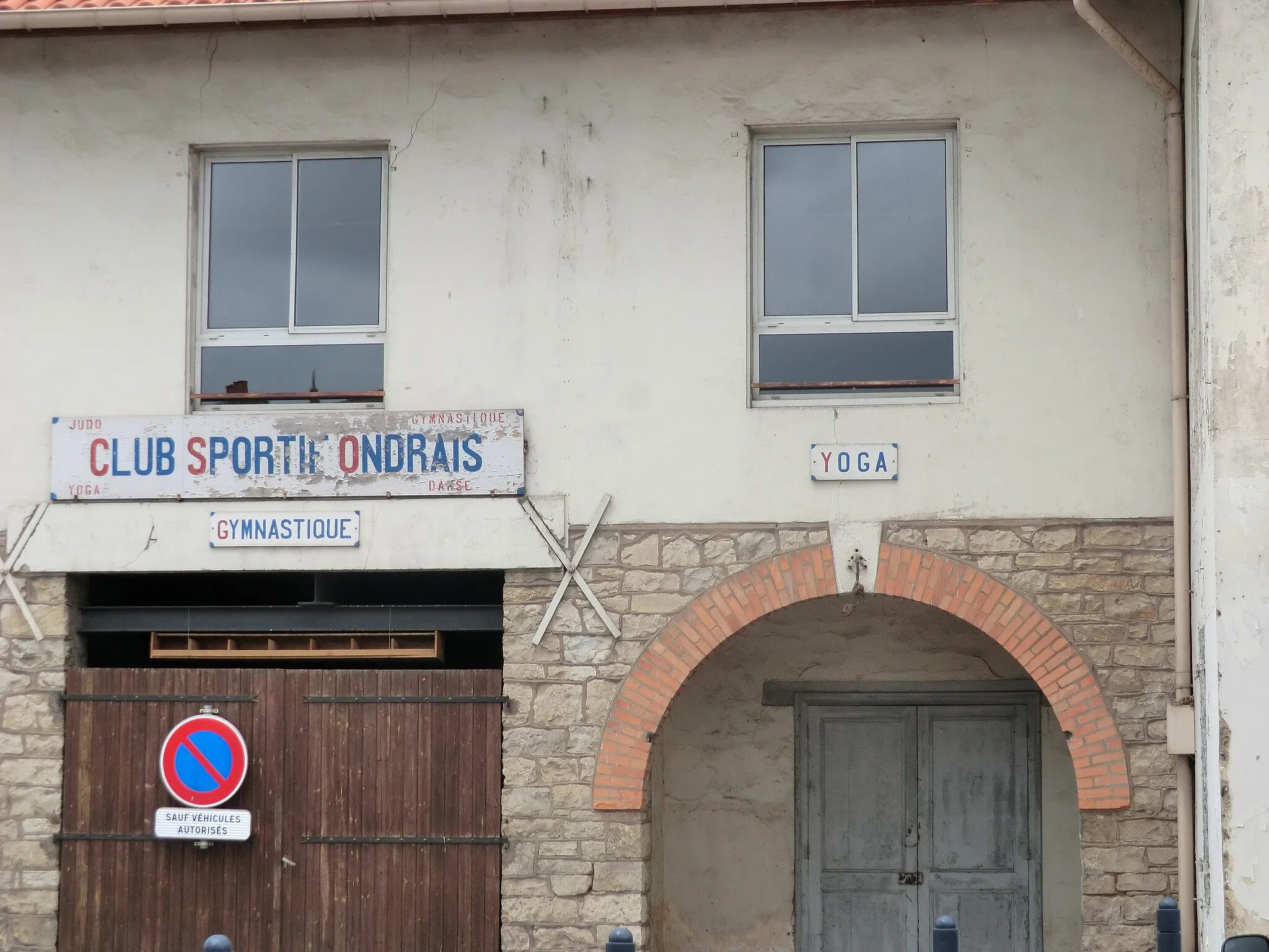 Photo showing: Salle de sports à Ondres.