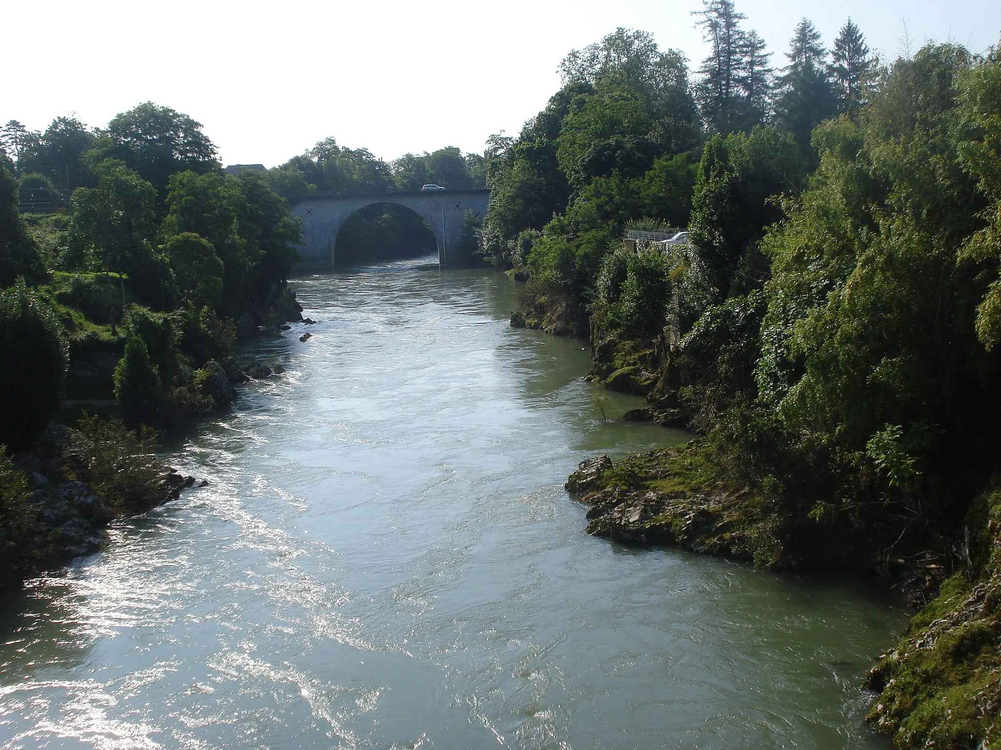 Photo showing: Gave de Pau vers l'aval, Orthez (Pyr-Atl, Fr).