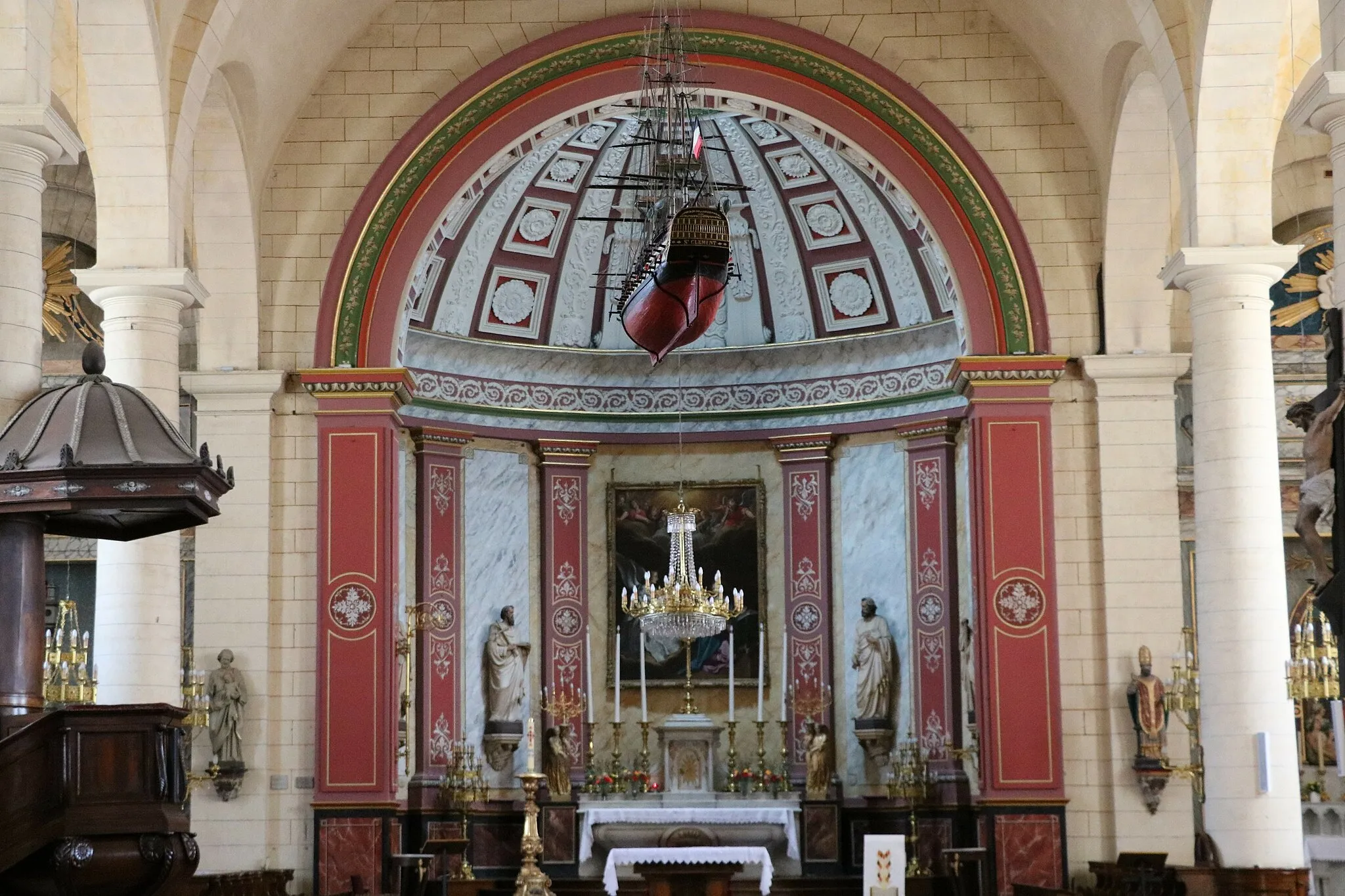 Photo showing: Maître-autel de l'église Saint-Martin à Pauillac