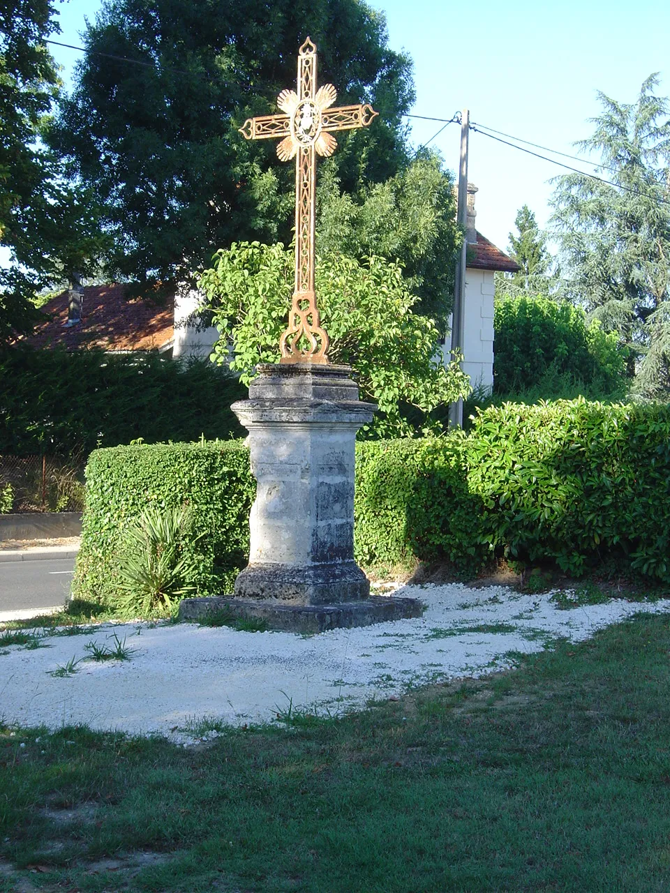 Photo showing: La croix de mission de Pompignac à l'entrée de la commune, allée de Citon