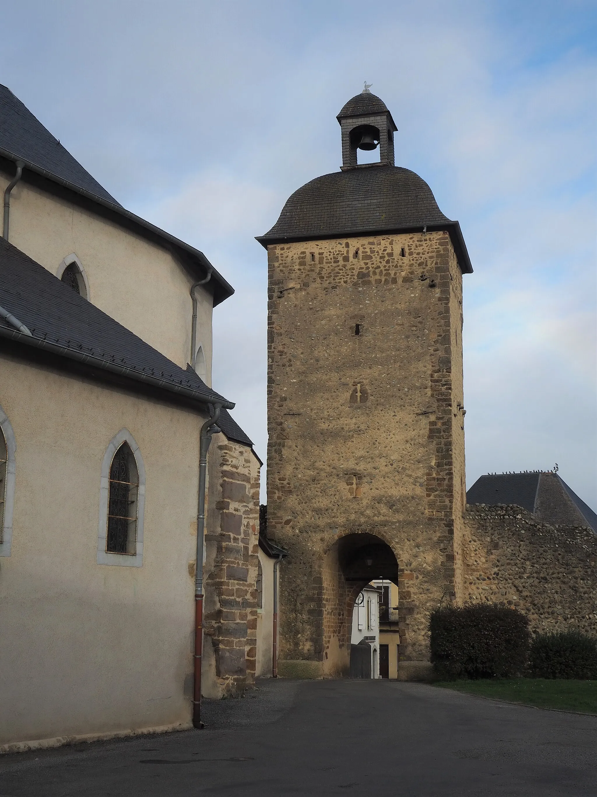 Photo showing: Tour des remparts de Pontacq.