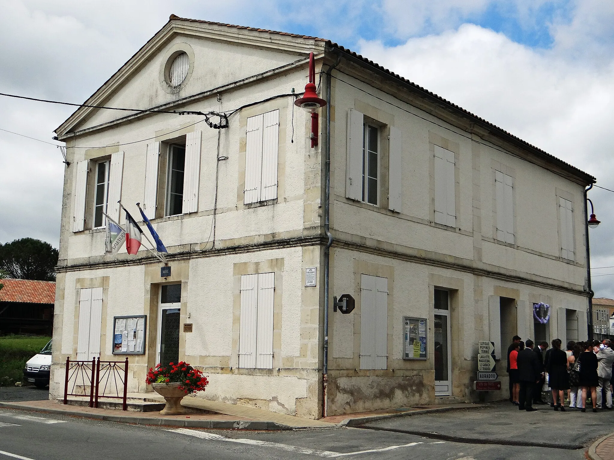 Photo showing: Hautefage-la-Tour - Mairie