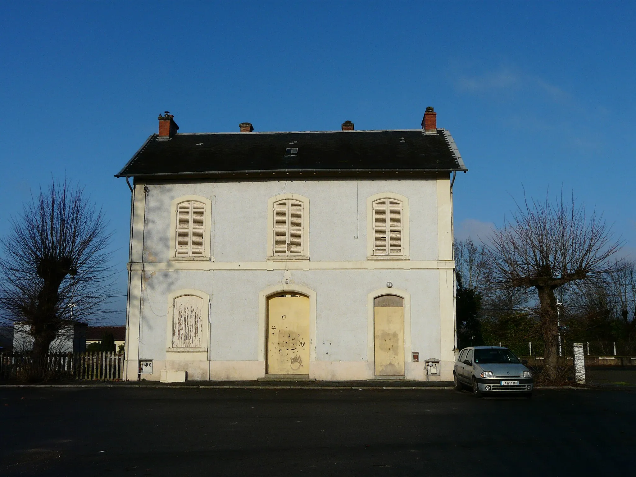 Photo showing: L'ancien bâtiment voyageurs de la gare de Razac, Razac-sur-l'Isle, Dordogne, France.