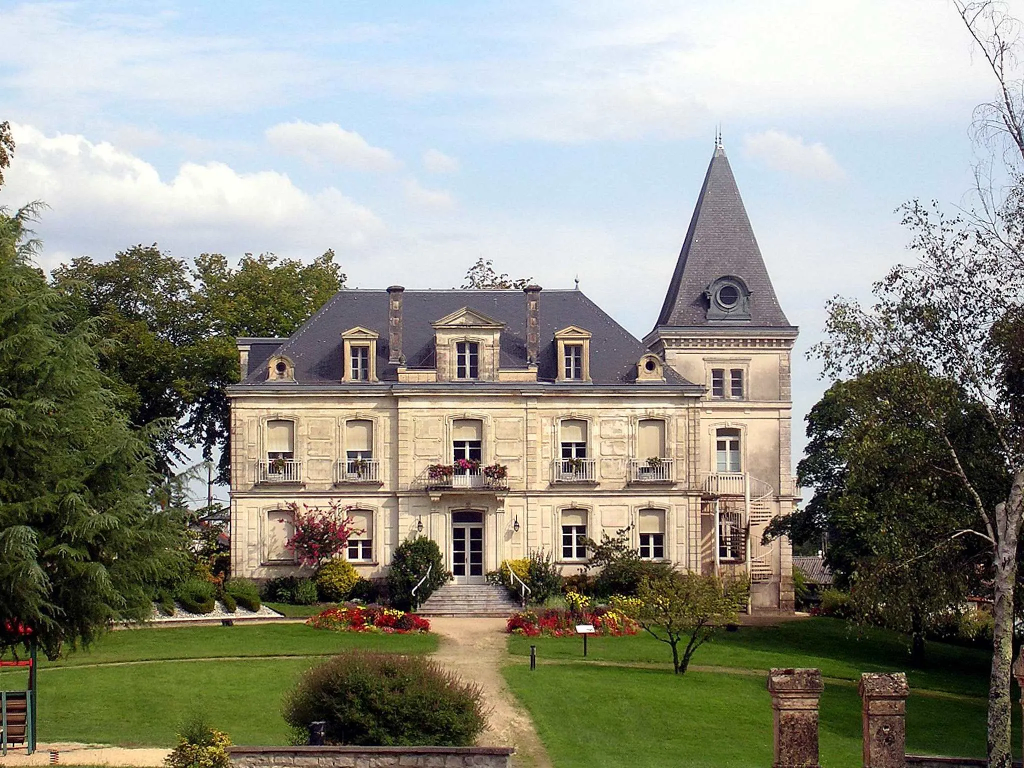 Photo showing: Château Bellegarde, à Rion-des-Landes, dans le département français des Landes