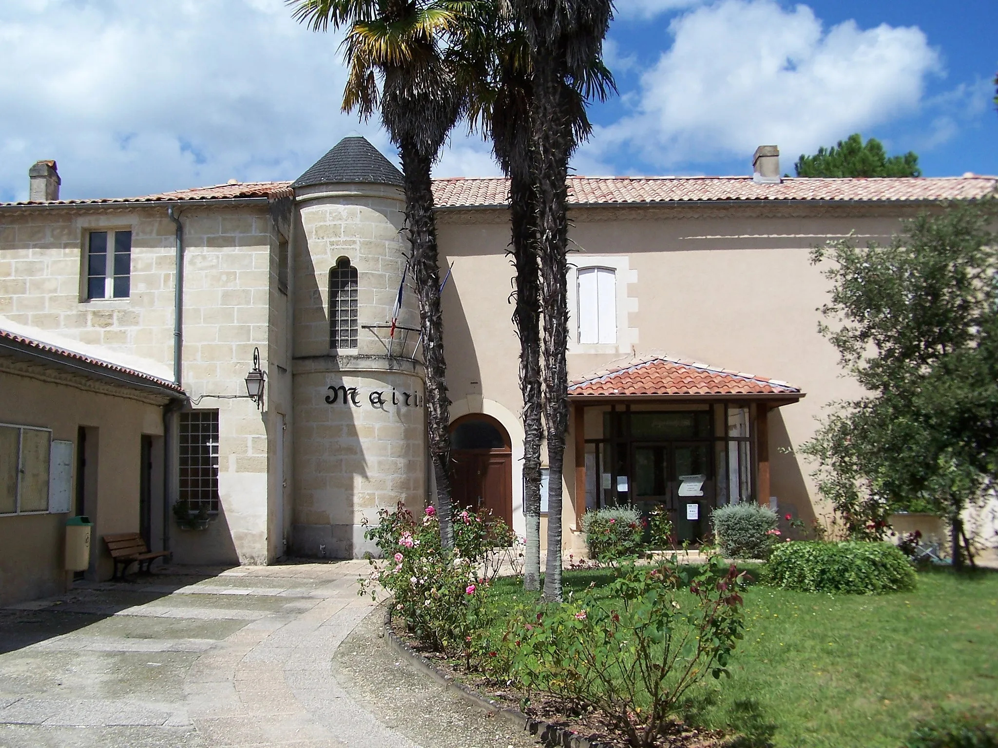 Photo showing: Town hall of Béguey (Gironde, France)