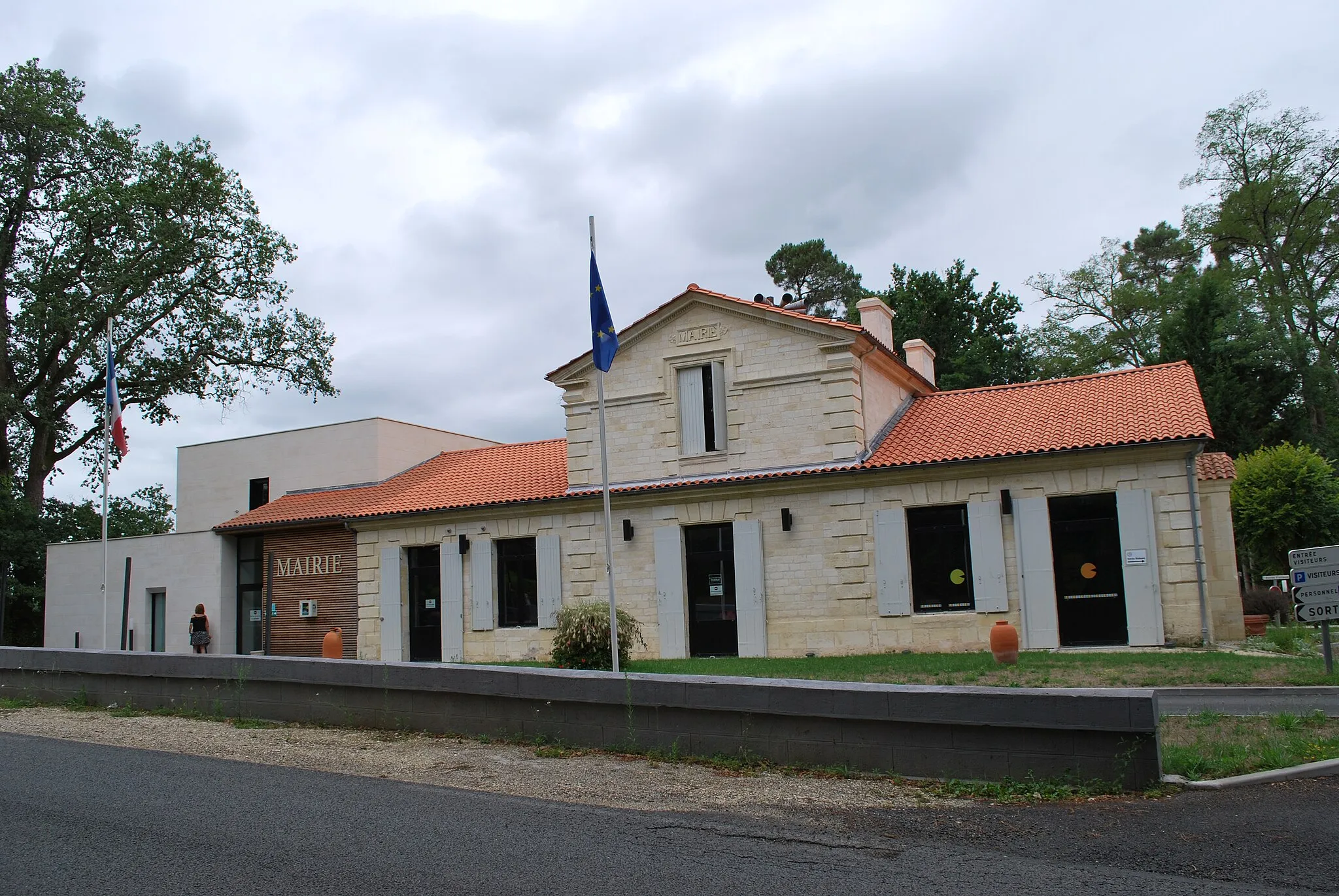 Photo showing: Sadirac Mairie