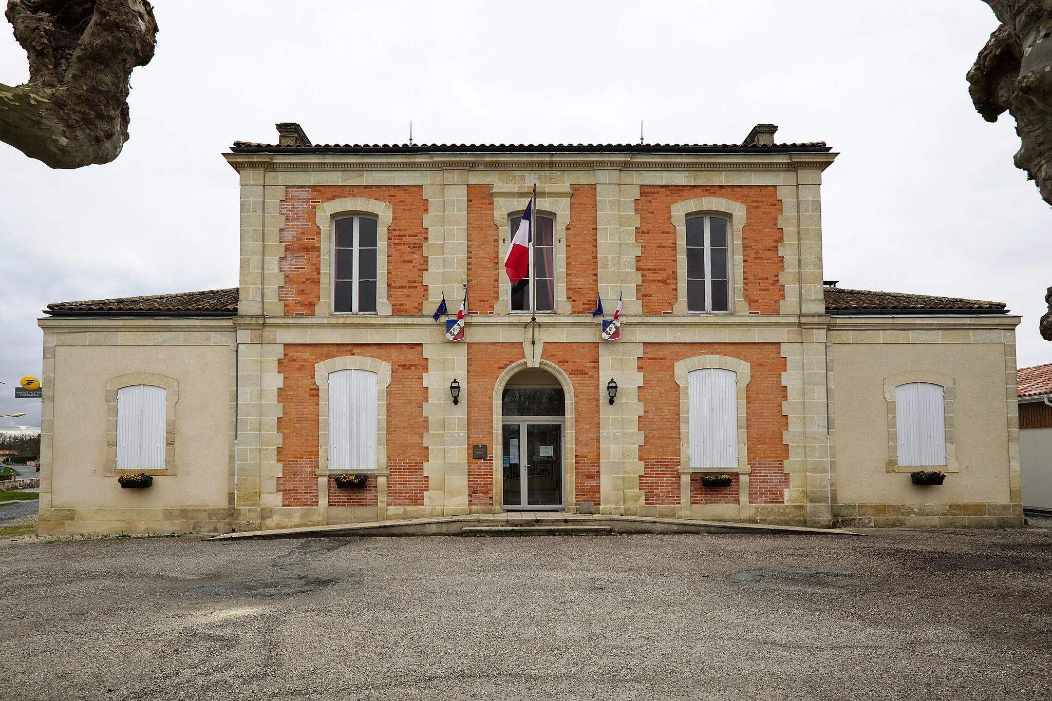 Photo showing: Mairie de Salaunes