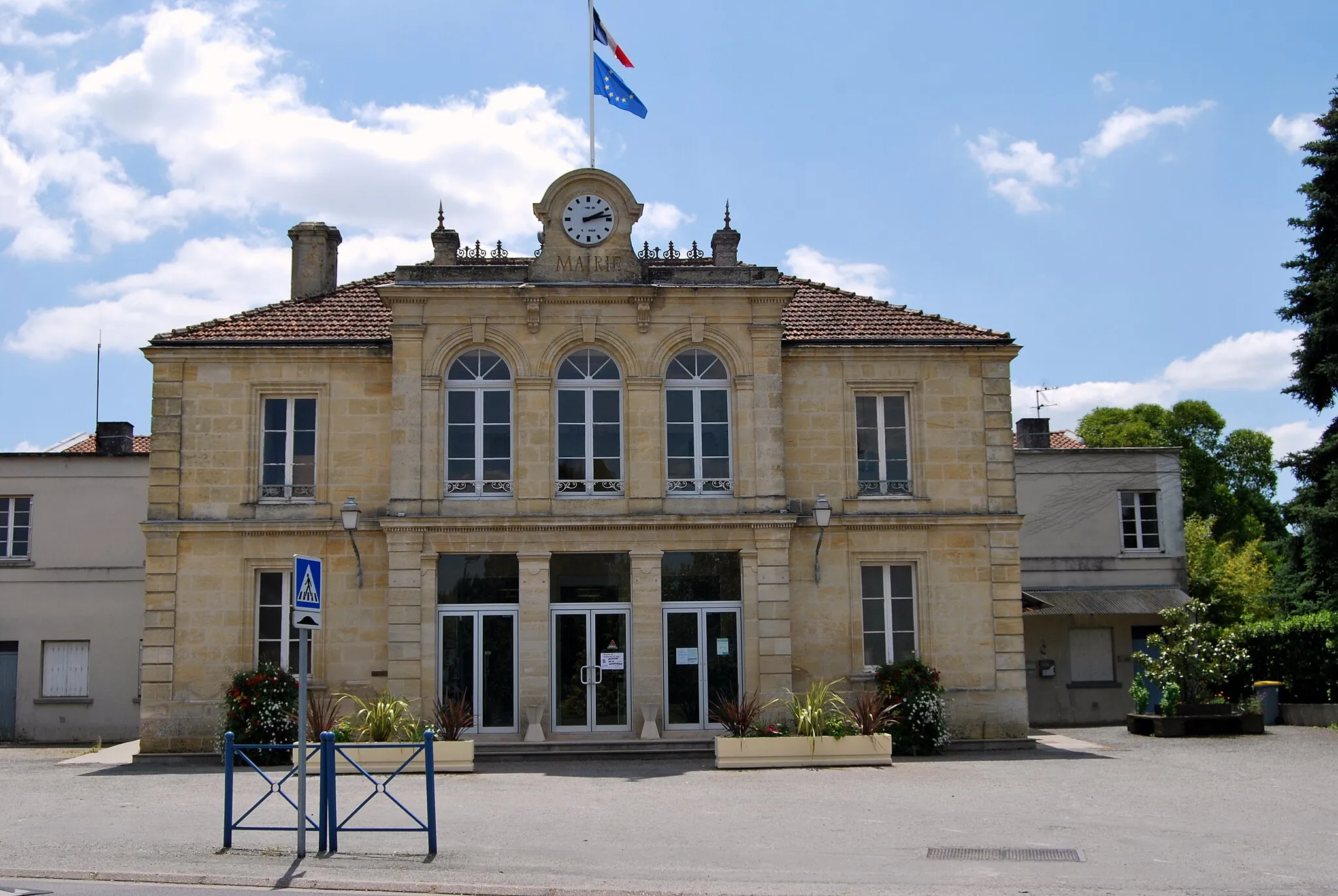 Photo showing: Mairie de Saint-Caprais-de-Bordeaux