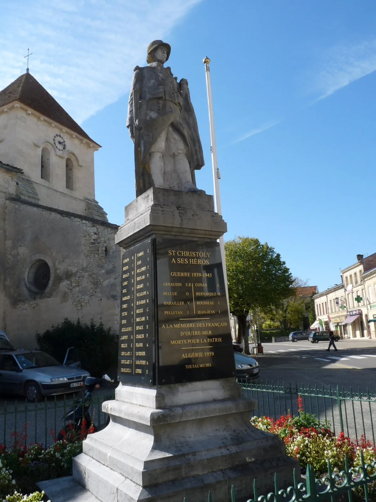 Photo showing: Monument aux morts, Saint-Christoly-de-Blaye, Gironde, France