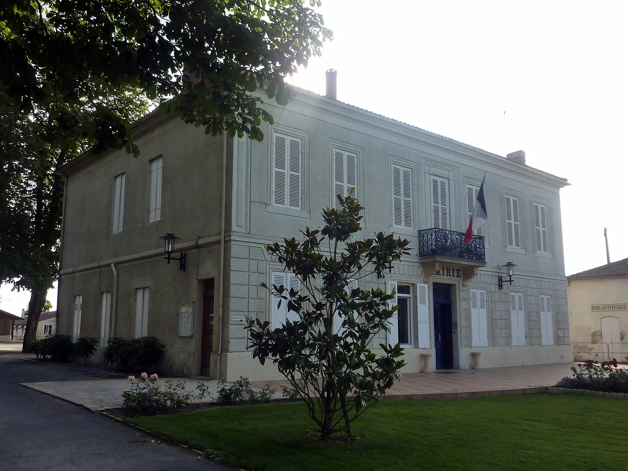 Photo showing: Town hall of Saint-Estèphe, Gironde, France