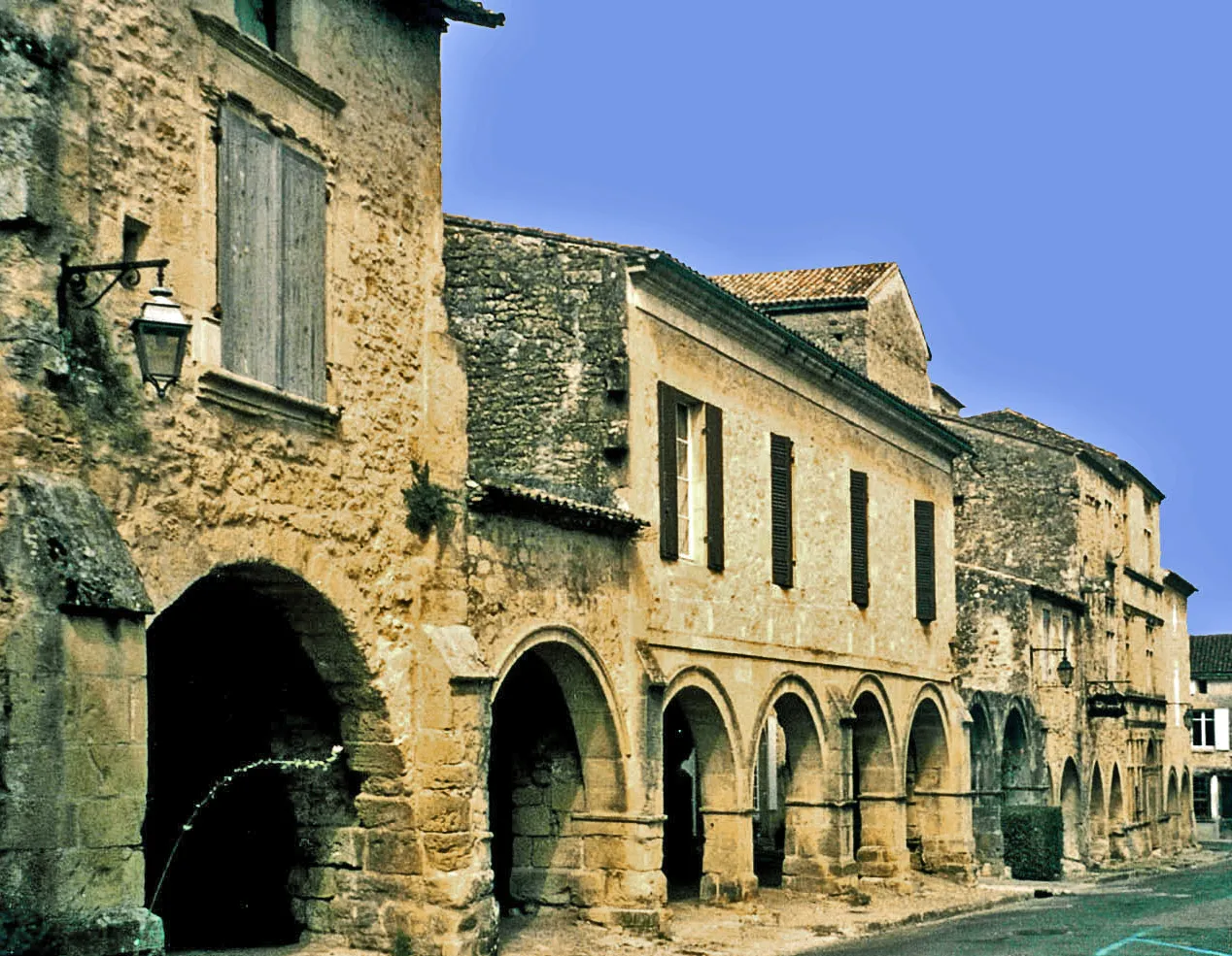 Photo showing: This building is inscrit au titre des monuments historiques de la France. It is indexed in the base Mérimée, a database of architectural heritage maintained by the French Ministry of Culture, under the reference PA00083142 .