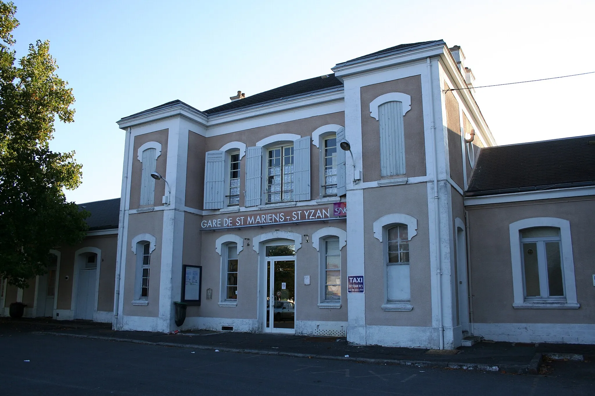 Photo showing: Façade de la gare