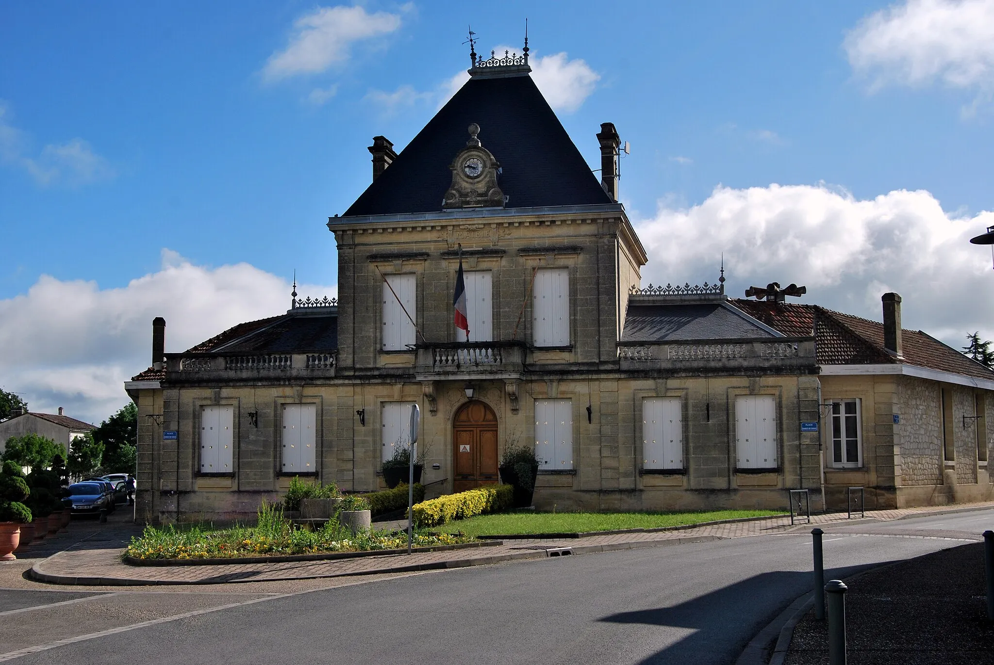 Photo showing: Ste Eulalie Mairie