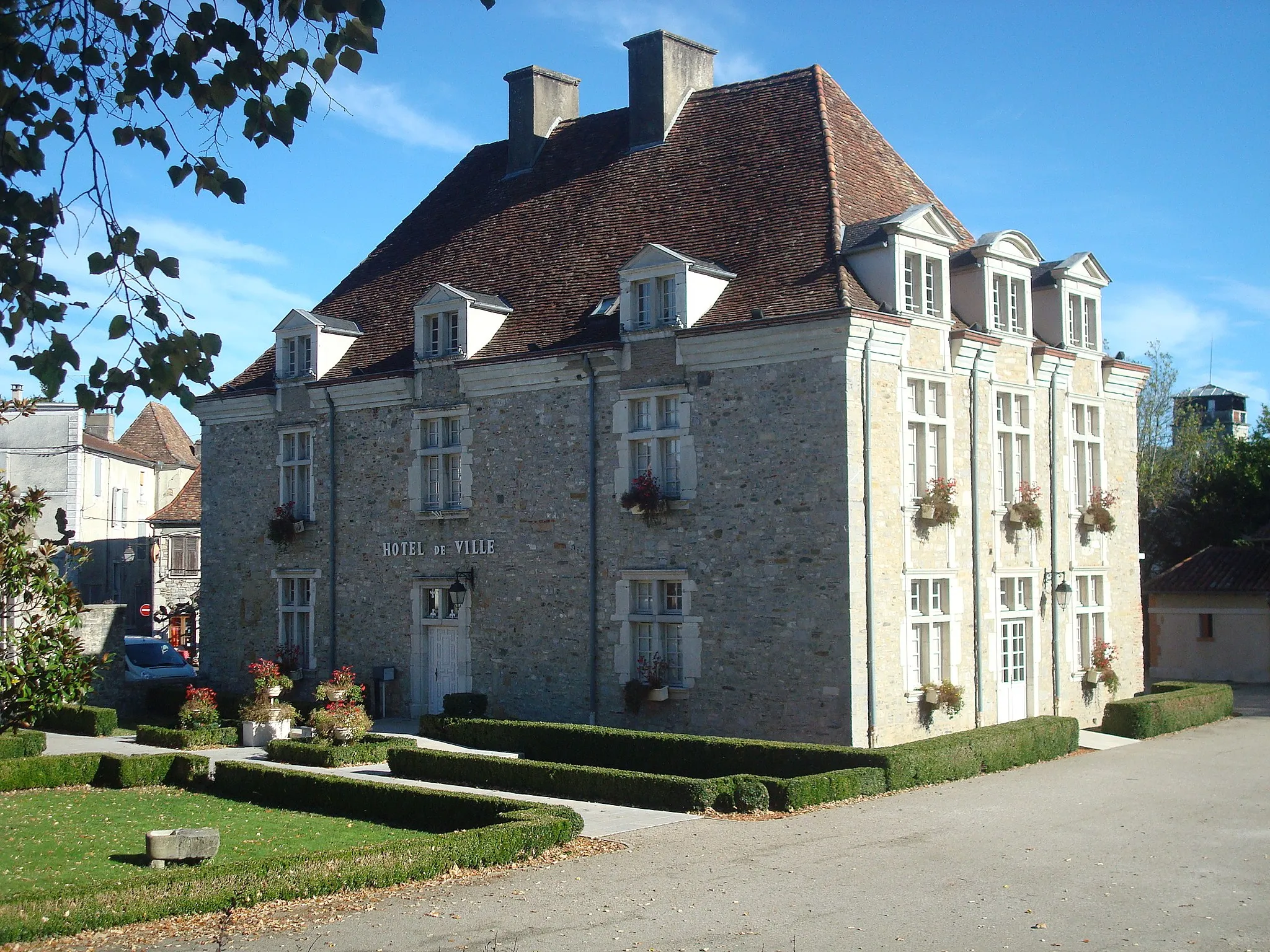 Photo showing: Mairie de Sauveterre-de-Béarn