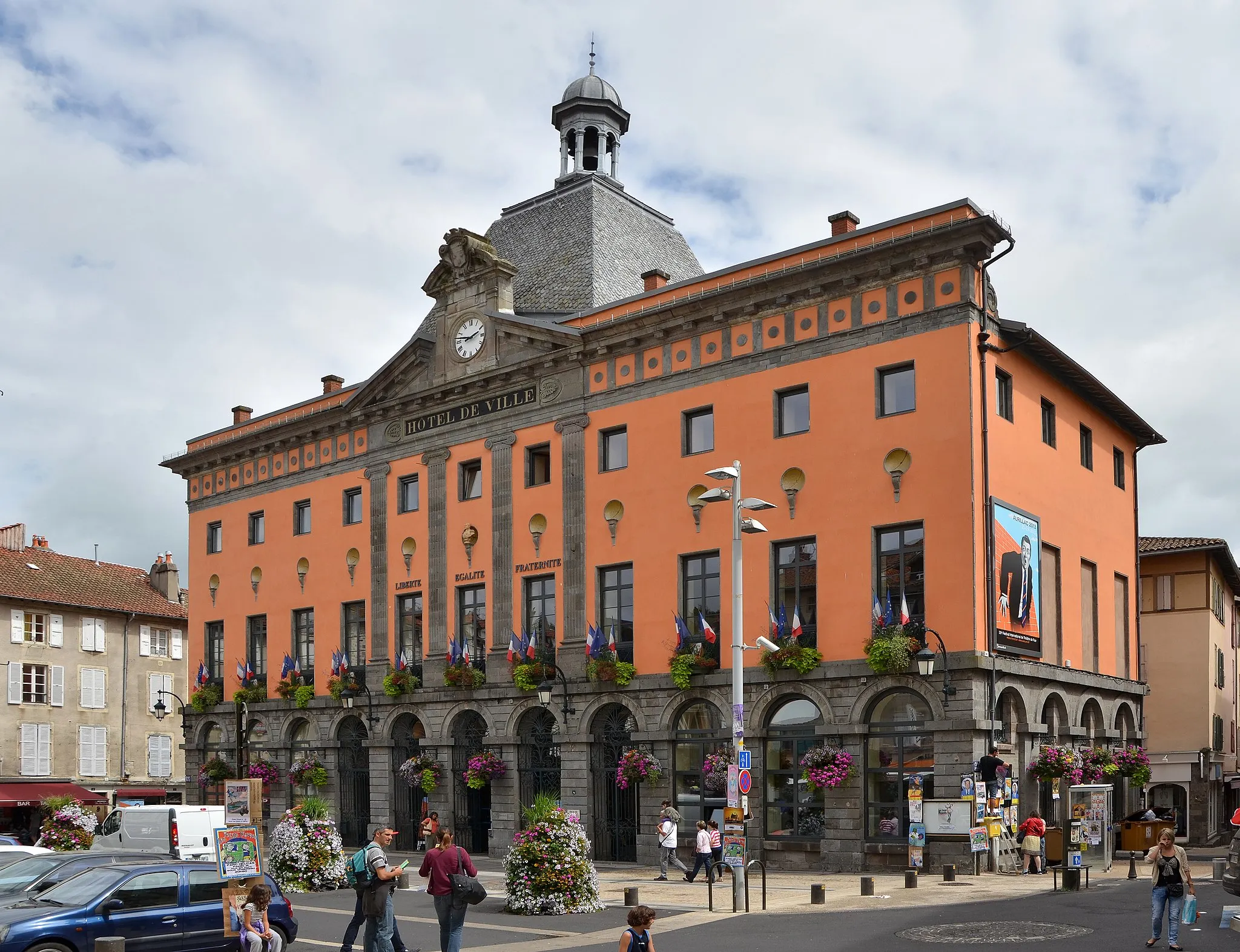 Photo showing: This building is inscrit au titre des monuments historiques de la France. It is indexed in the base Mérimée, a database of architectural heritage maintained by the French Ministry of Culture, under the reference PA00093459 .