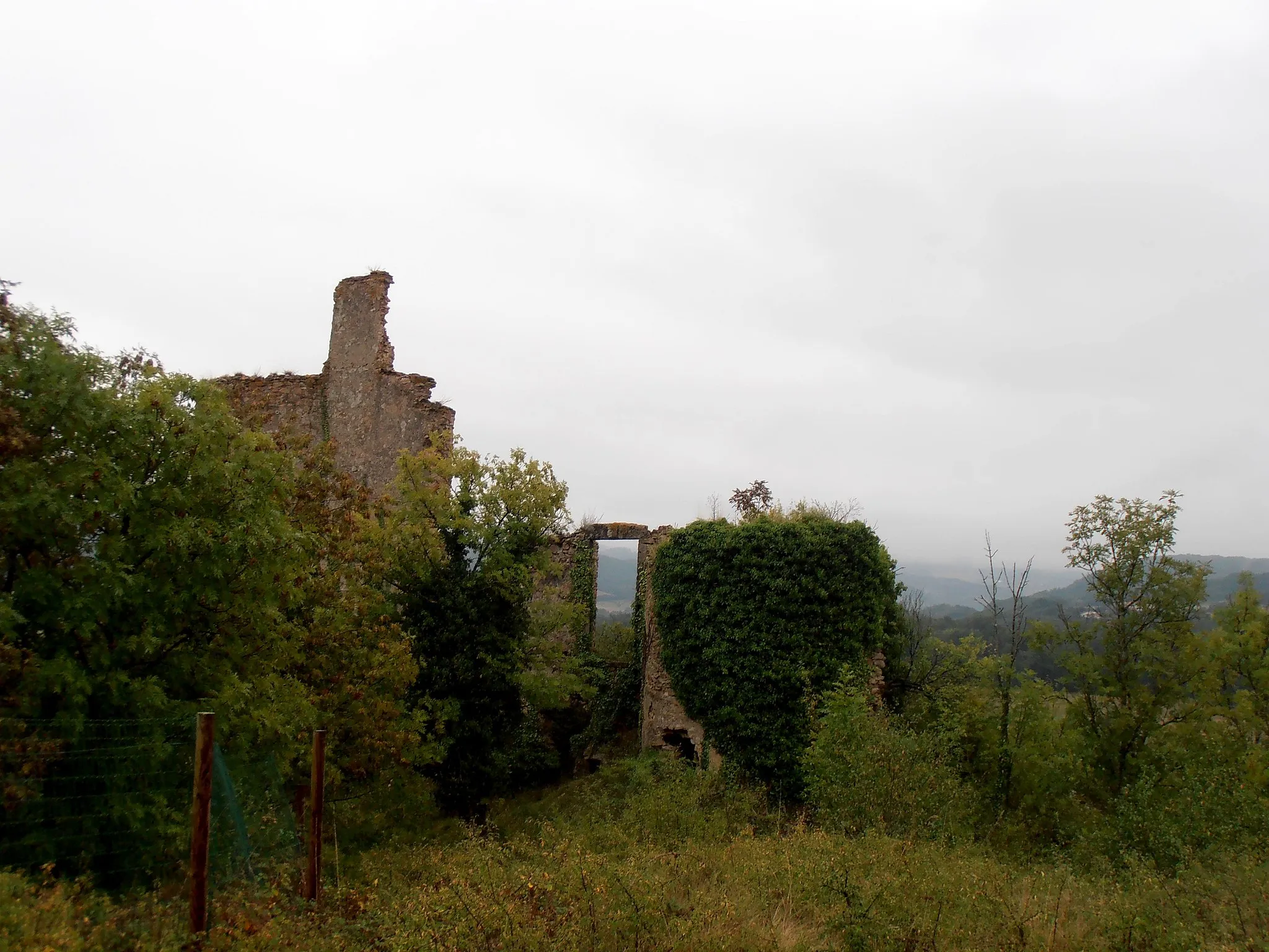 Photo showing: This building is indexed in the base Mérimée, a database of architectural heritage maintained by the French Ministry of Culture, under the reference PA00091879 .