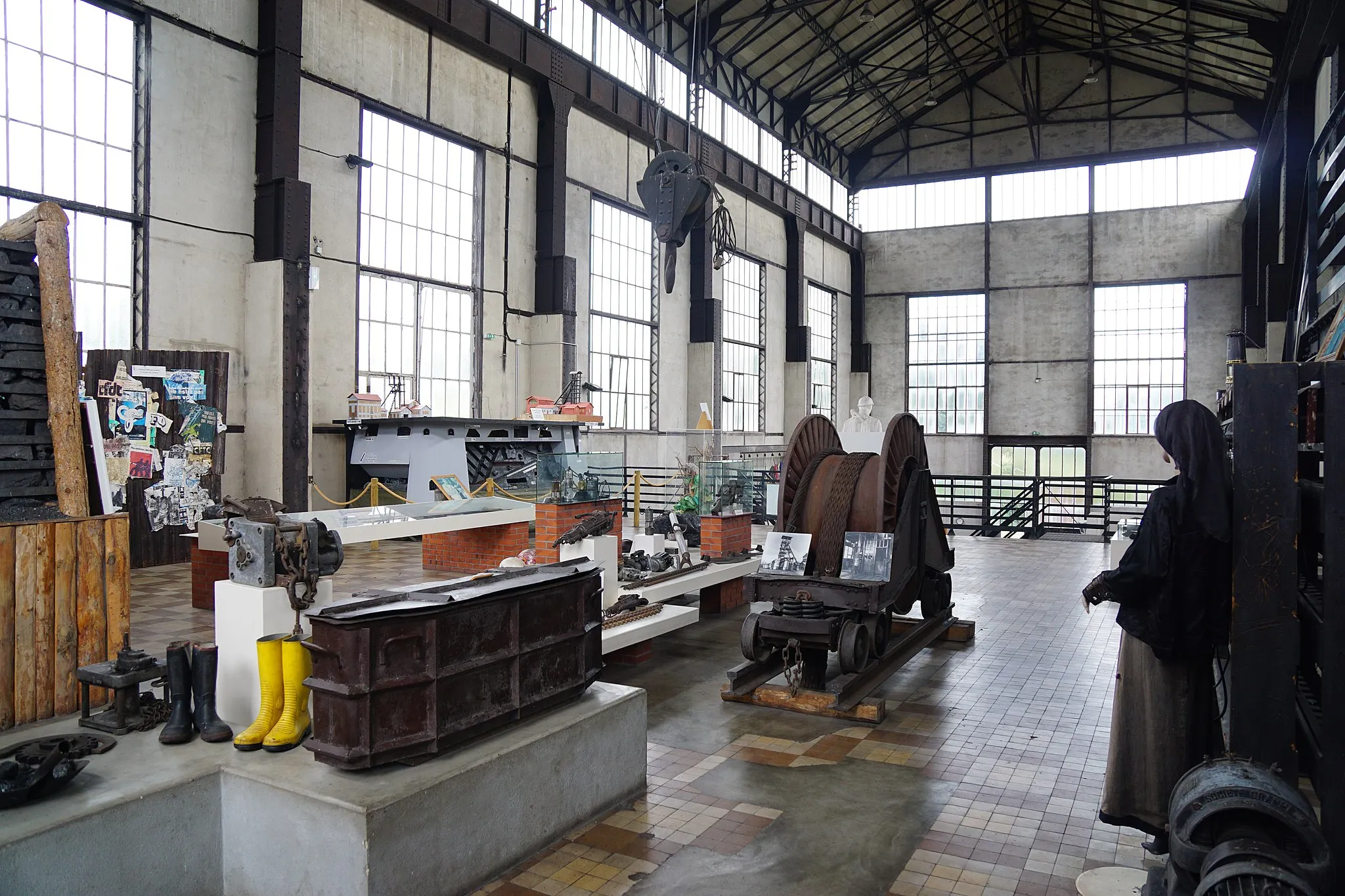 Photo showing: L'intérieur bâtiment de la machine d'extraction du puits Bayard (musée de Brassac-les-Mines).