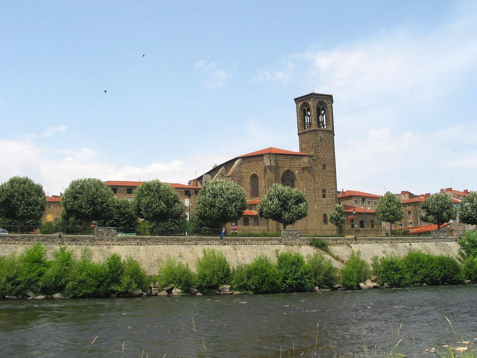 Photo showing: Langeac (Haute-Loire - France), the Allier River and the Saint Gal Collegiate church.