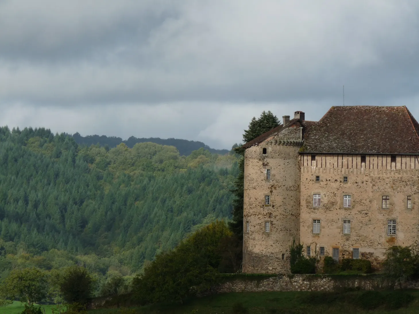 Photo showing: This building is indexed in the base Mérimée, a database of architectural heritage maintained by the French Ministry of Culture, under the reference PA00095289 .