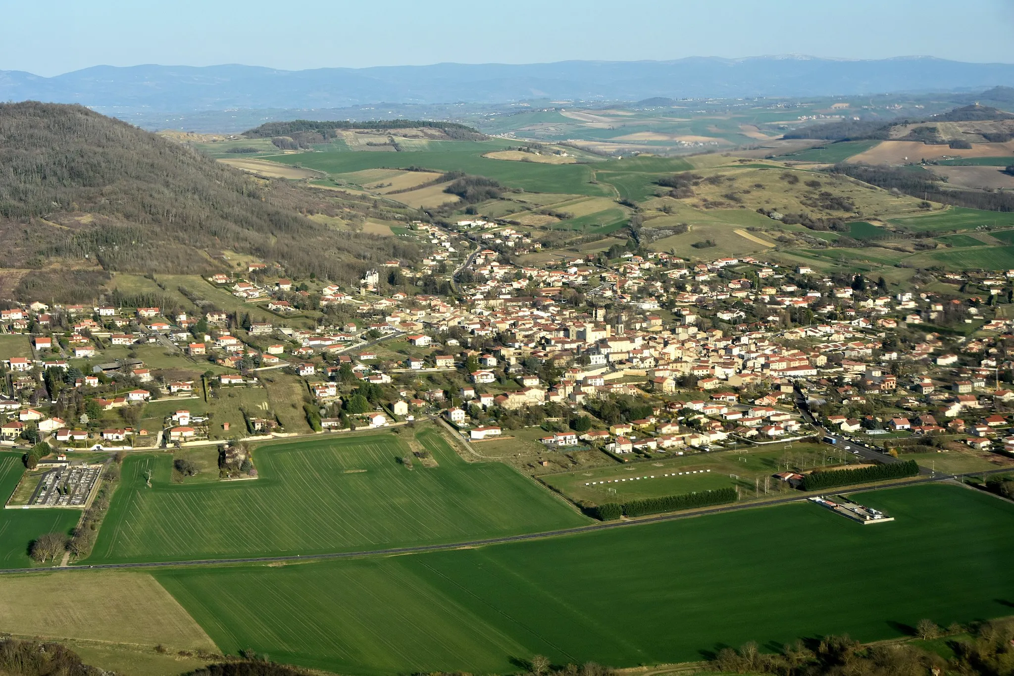 Photo showing: Vue sur la commune de Mezel le 22 mars 2019.