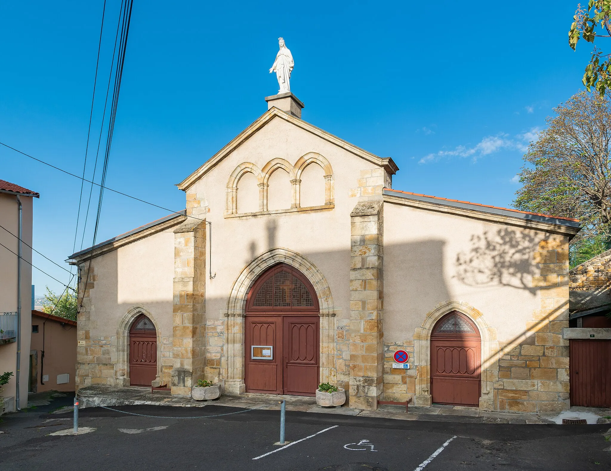 Photo showing: Saint Genest church in Mirefleurs, Puy-de-Dôme, France