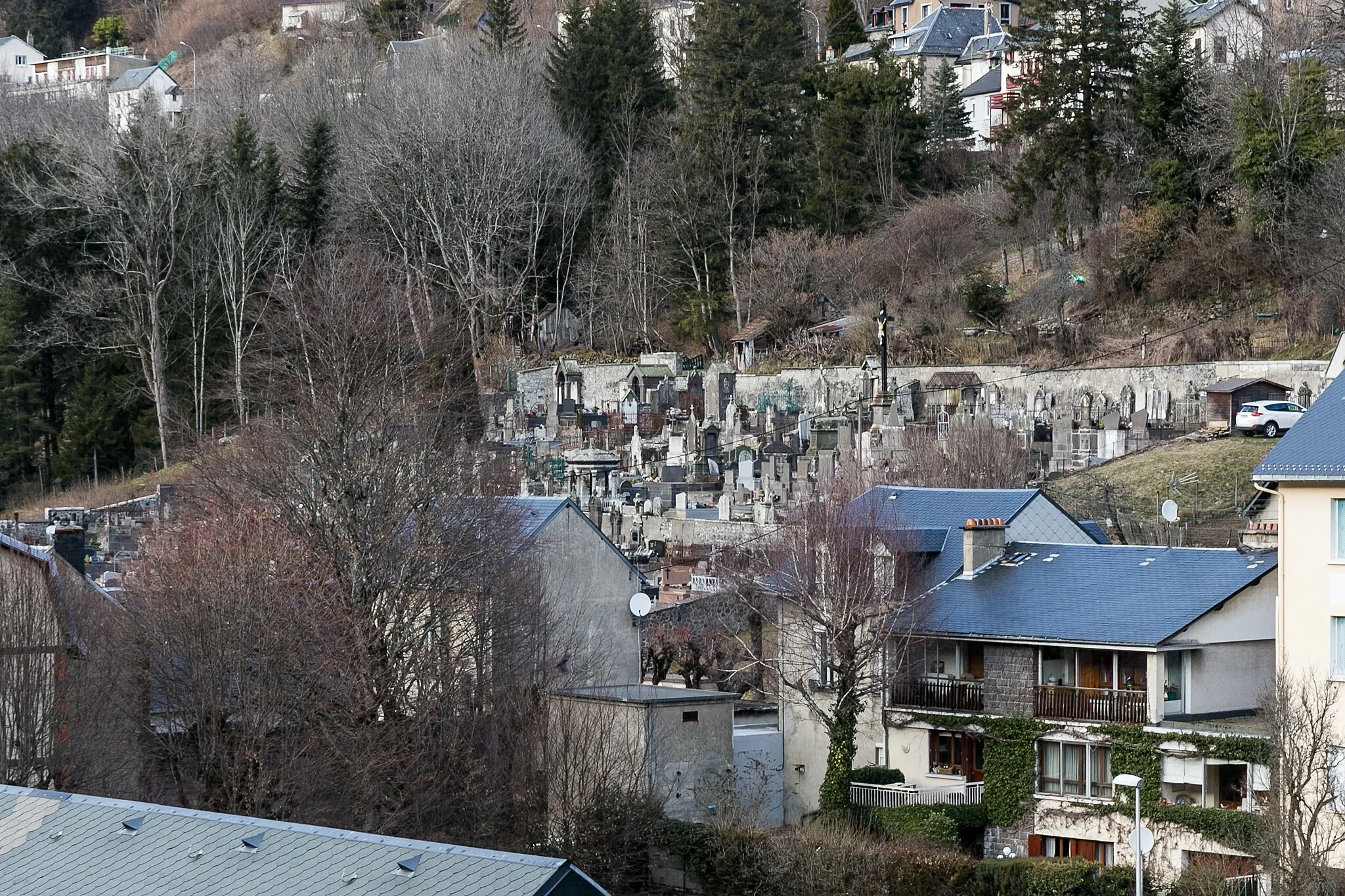 Photo showing: Cimetière ancien, avenue des Belges à Mont-Dore.