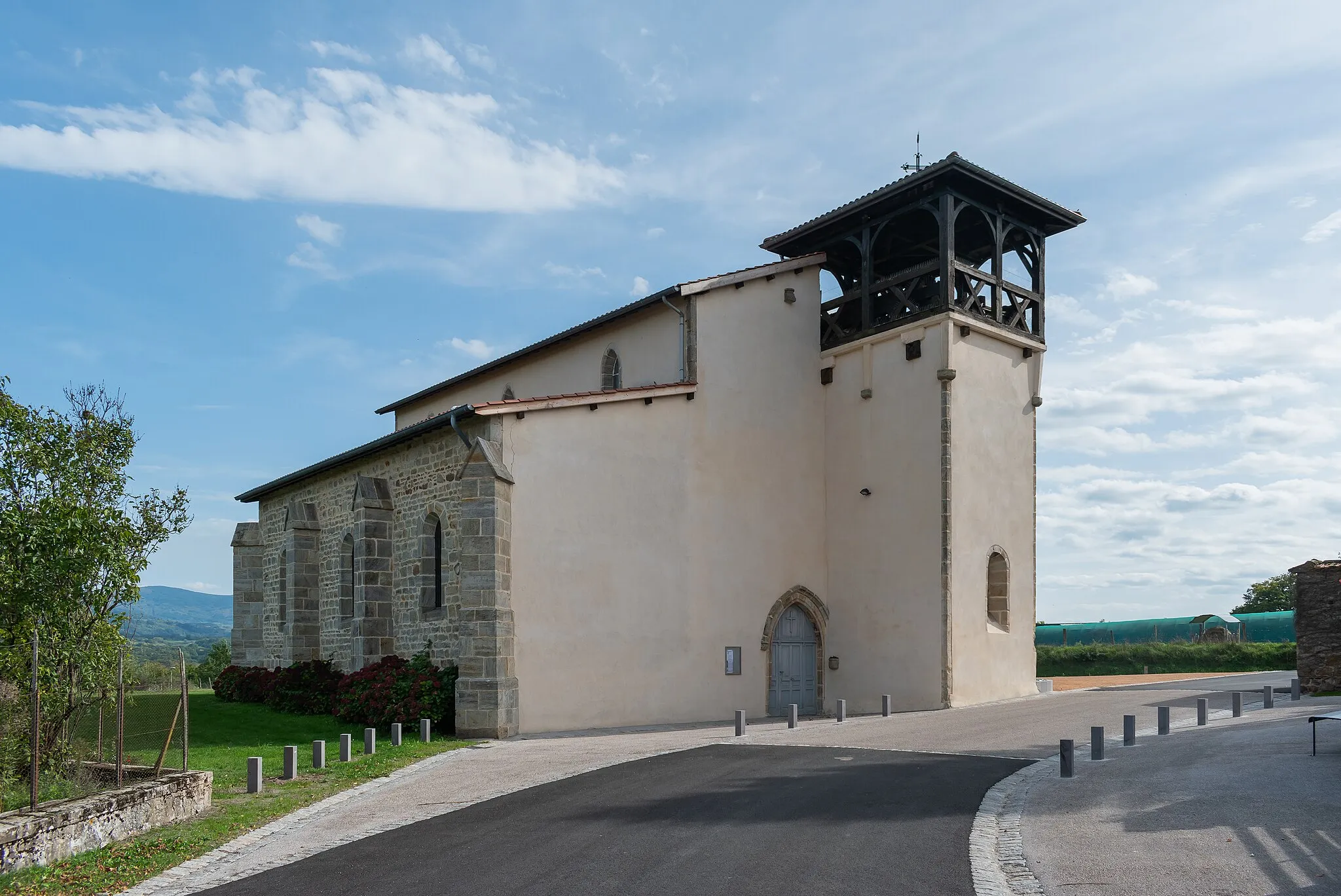 Photo showing: Our Lady church in Peschadoires, Puy-de-Dôme, France