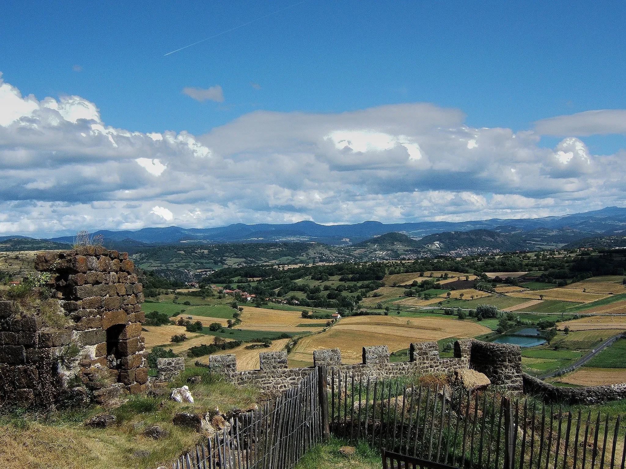 Photo showing: vue en direction du Puy enVelay