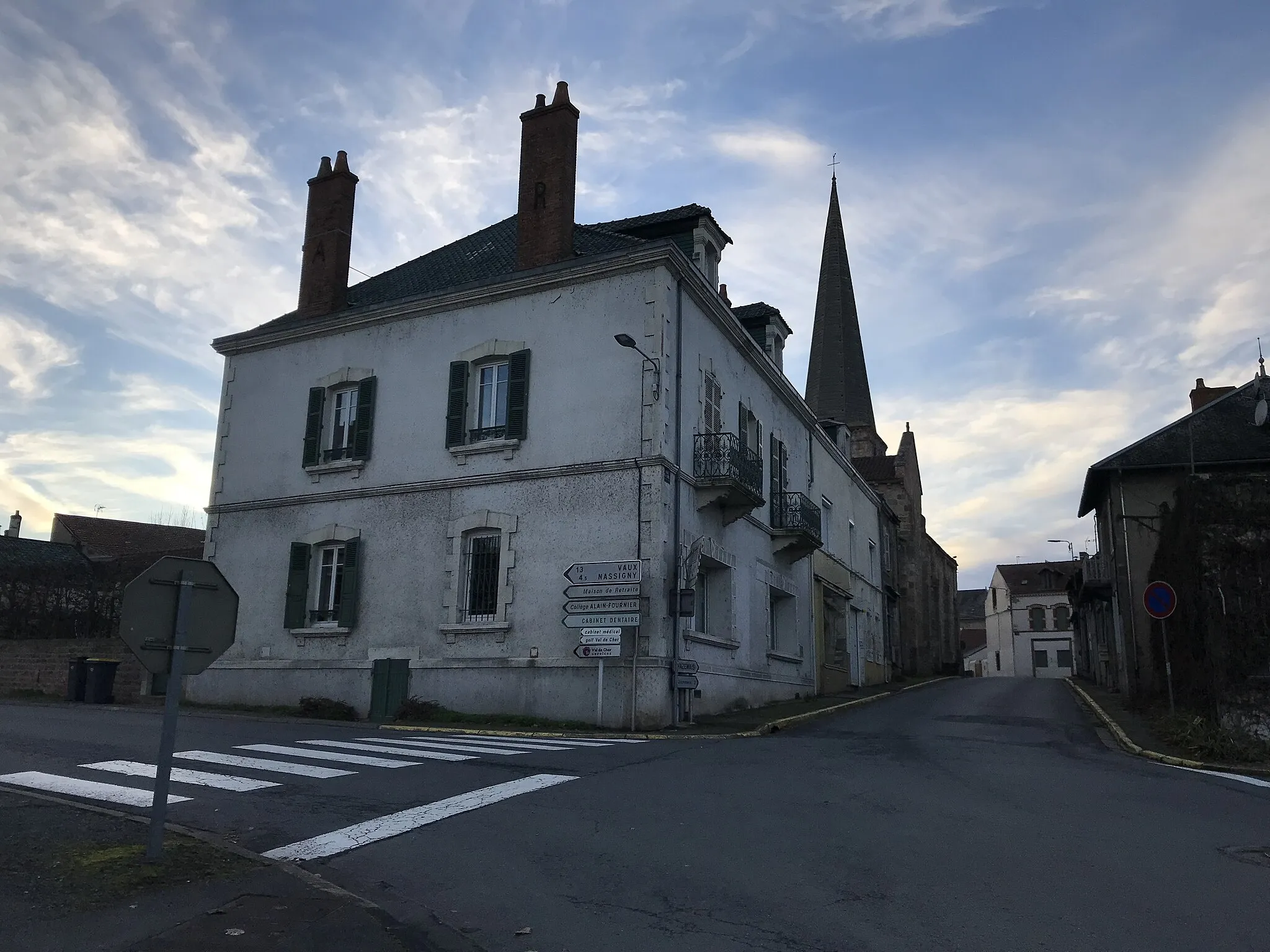 Photo showing: Vallon-en-Sully - rue Pierre Mialot