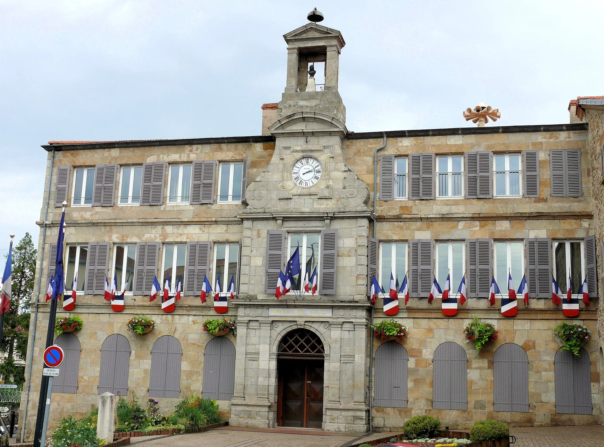 Photo showing: Vic-le-Comte - Hôtel de ville