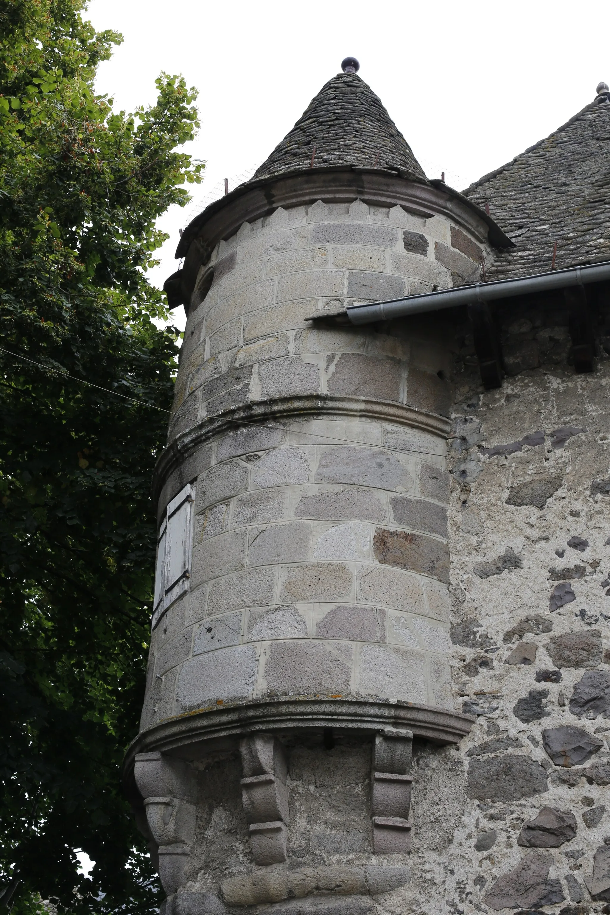 Photo showing: This building is indexed in the base Mérimée, a database of architectural heritage maintained by the French Ministry of Culture, under the reference PA00093735 .