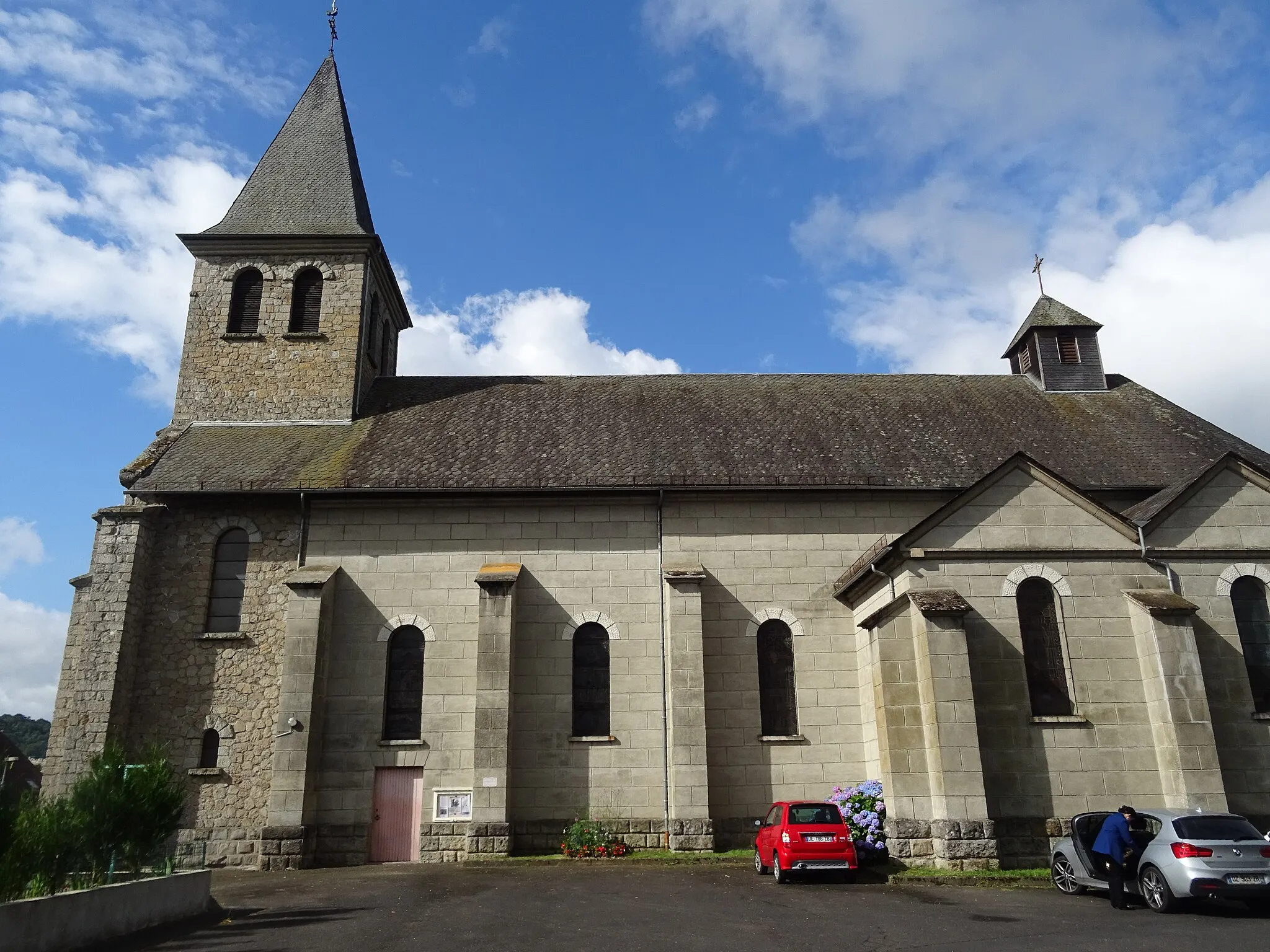 Photo showing: Église Sainte-Jeanne-d'Arc, Ydes, Cantal