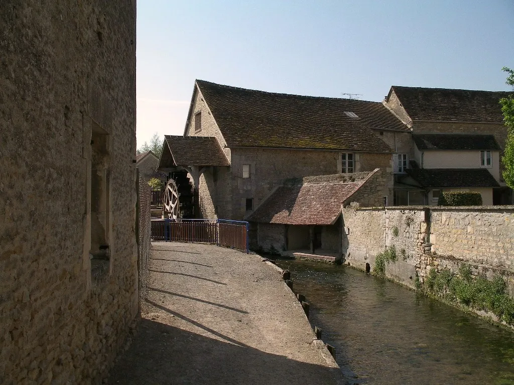 Photo showing: Le moulin de la Porte et lavoir sur la Muance à Argences (Calvados)