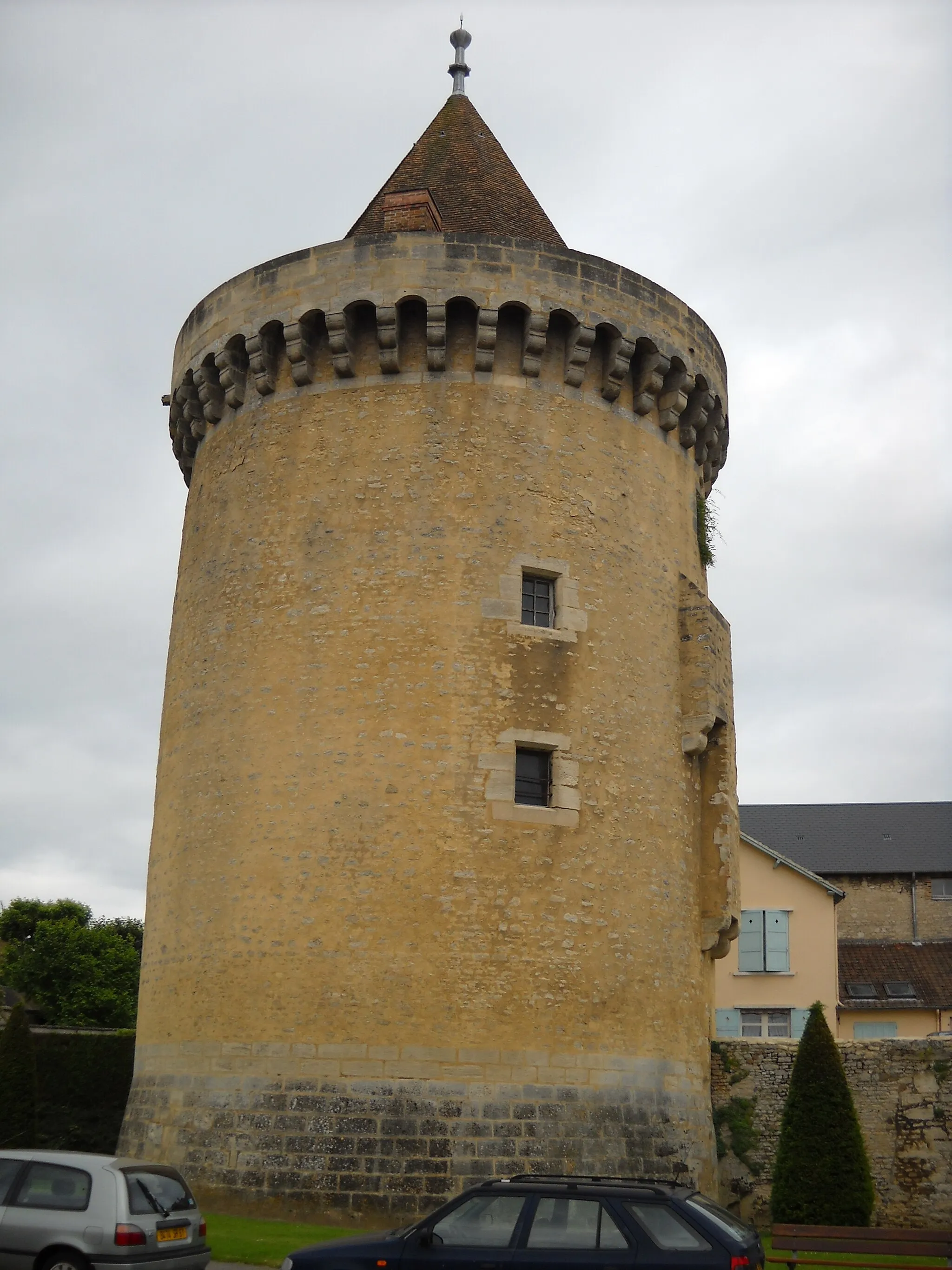 Photo showing: A vestige of the 12th century fortress of Argentan, Orne, France.