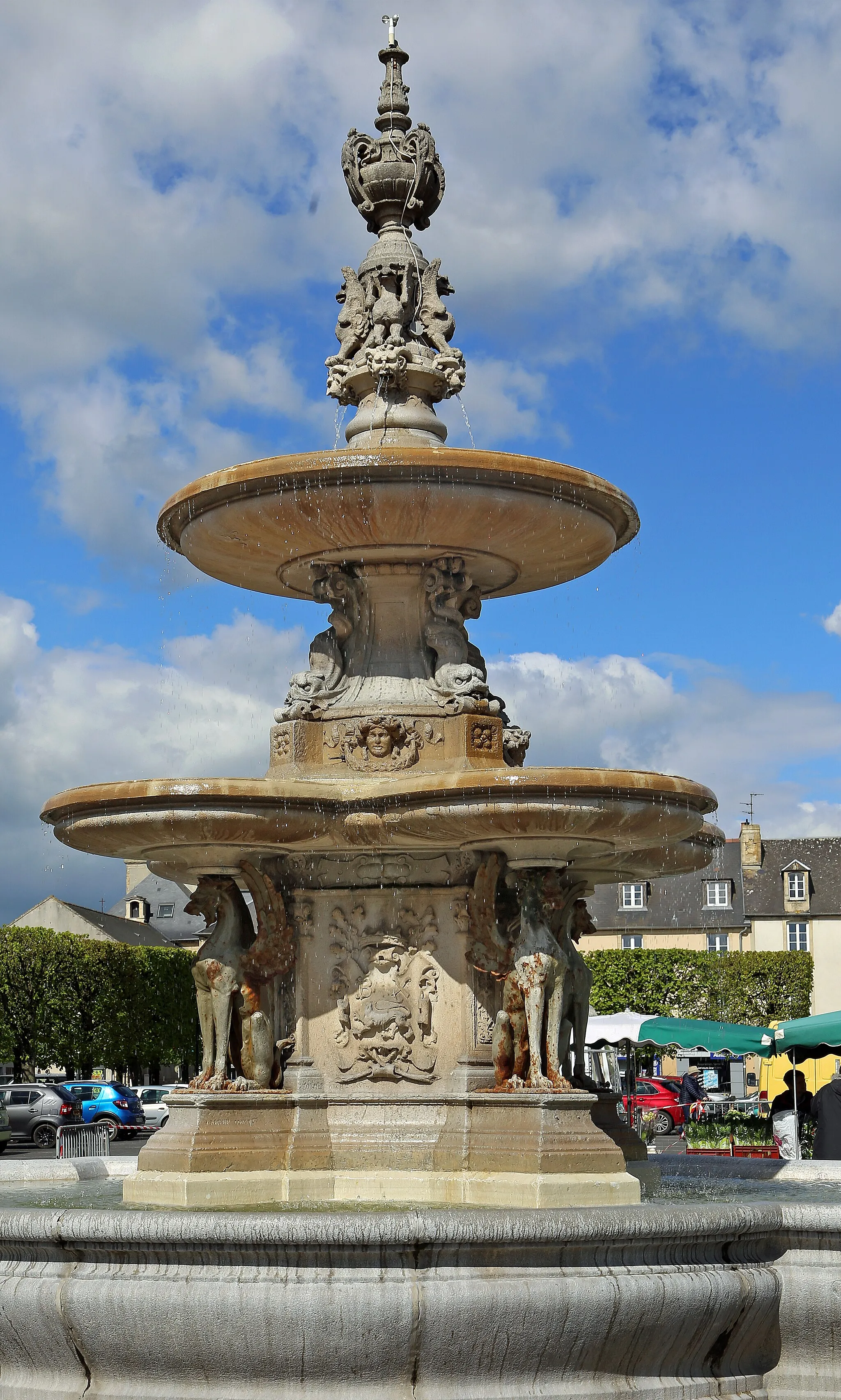 Photo showing: Bayeux, Normandy, France: The Moutier Fountain on Place Saint-Patrice was inaugurated in 1888.