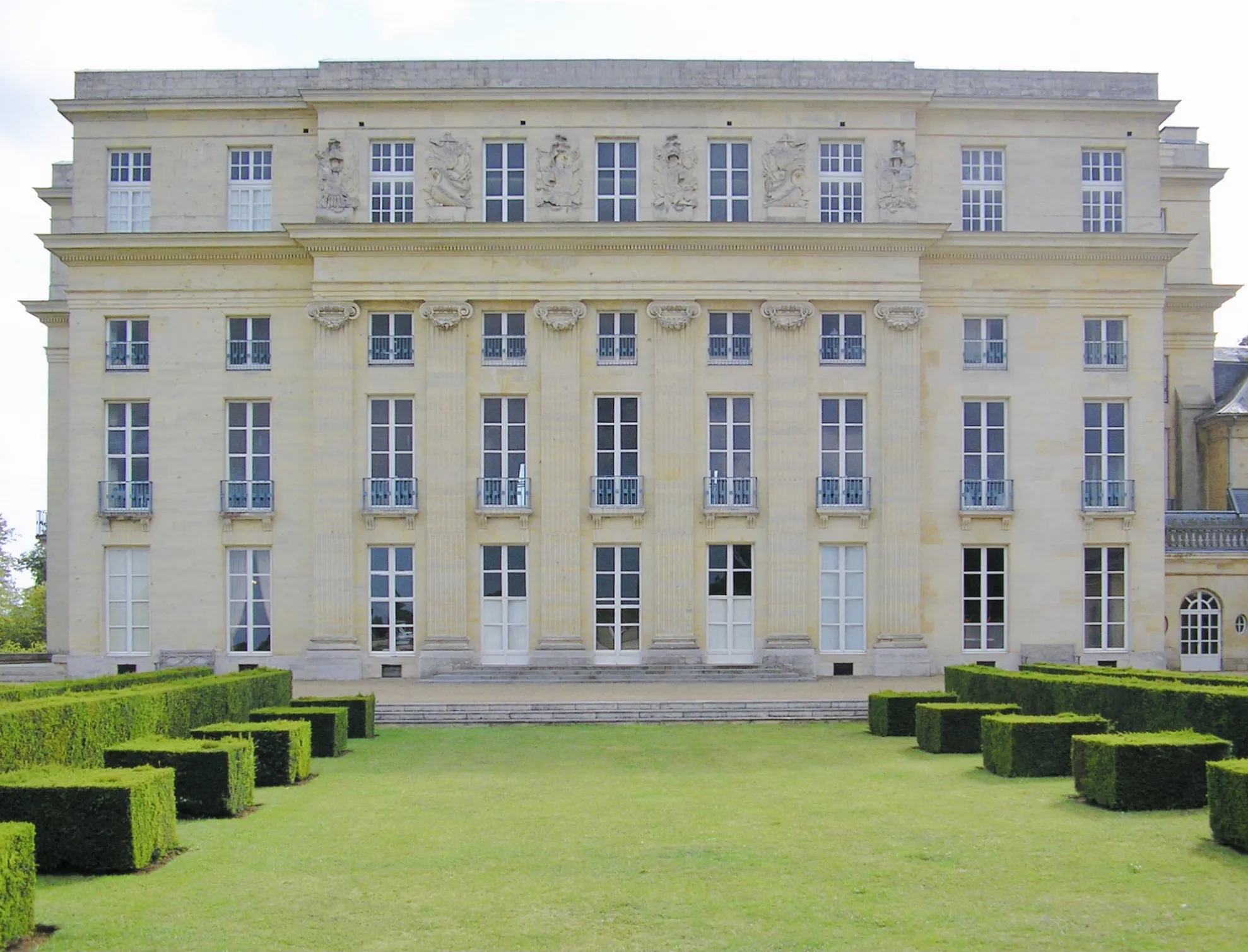 Photo showing: façade nord chateau de Benouville