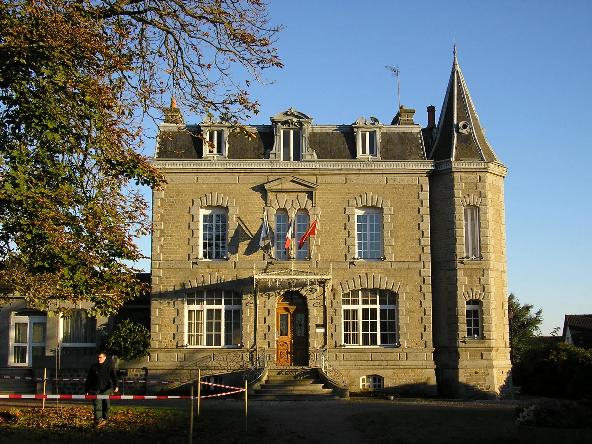 Photo showing: mairie de Briouze(orne)