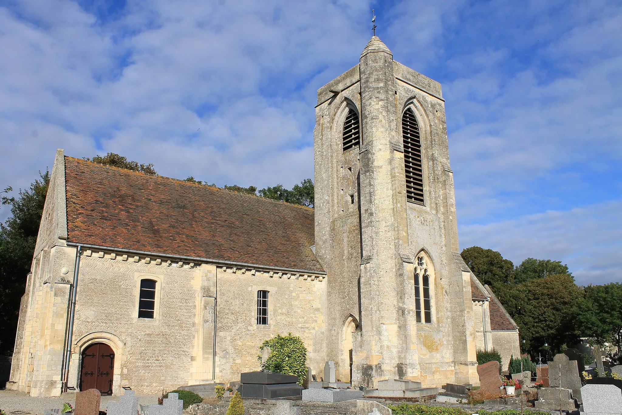 Photo showing: Église Saint-Martin de Cambes-en-Plaine (Calvados)