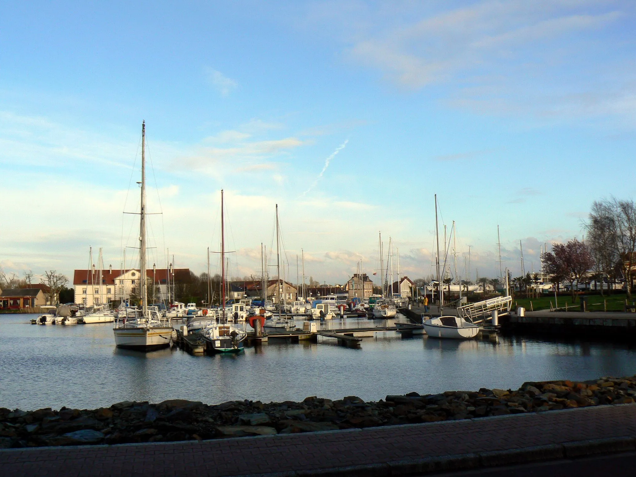 Photo showing: The harbour of Carentan, Manche, France
