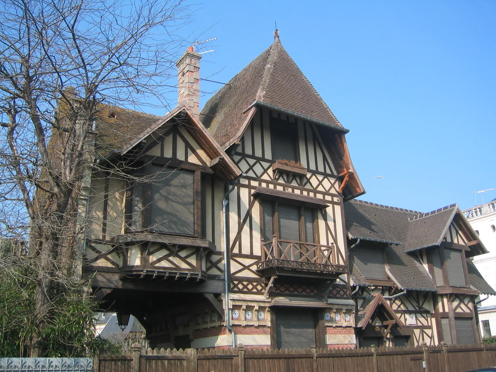 Photo showing: La villa Breloque, 8, rue Oliffe à Deauville (France), dans laquelle le peintre Eugène Boudin vécut la dernière année de sa vie et mourut le 8 août 1898
