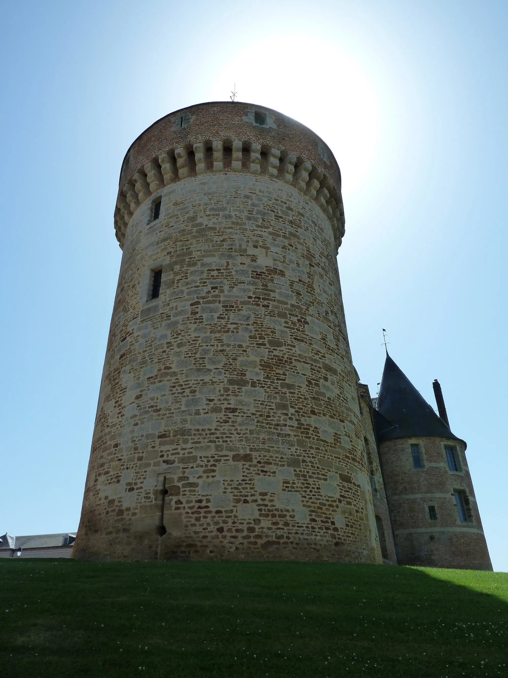 Photo showing: Château de Gacé - profil.