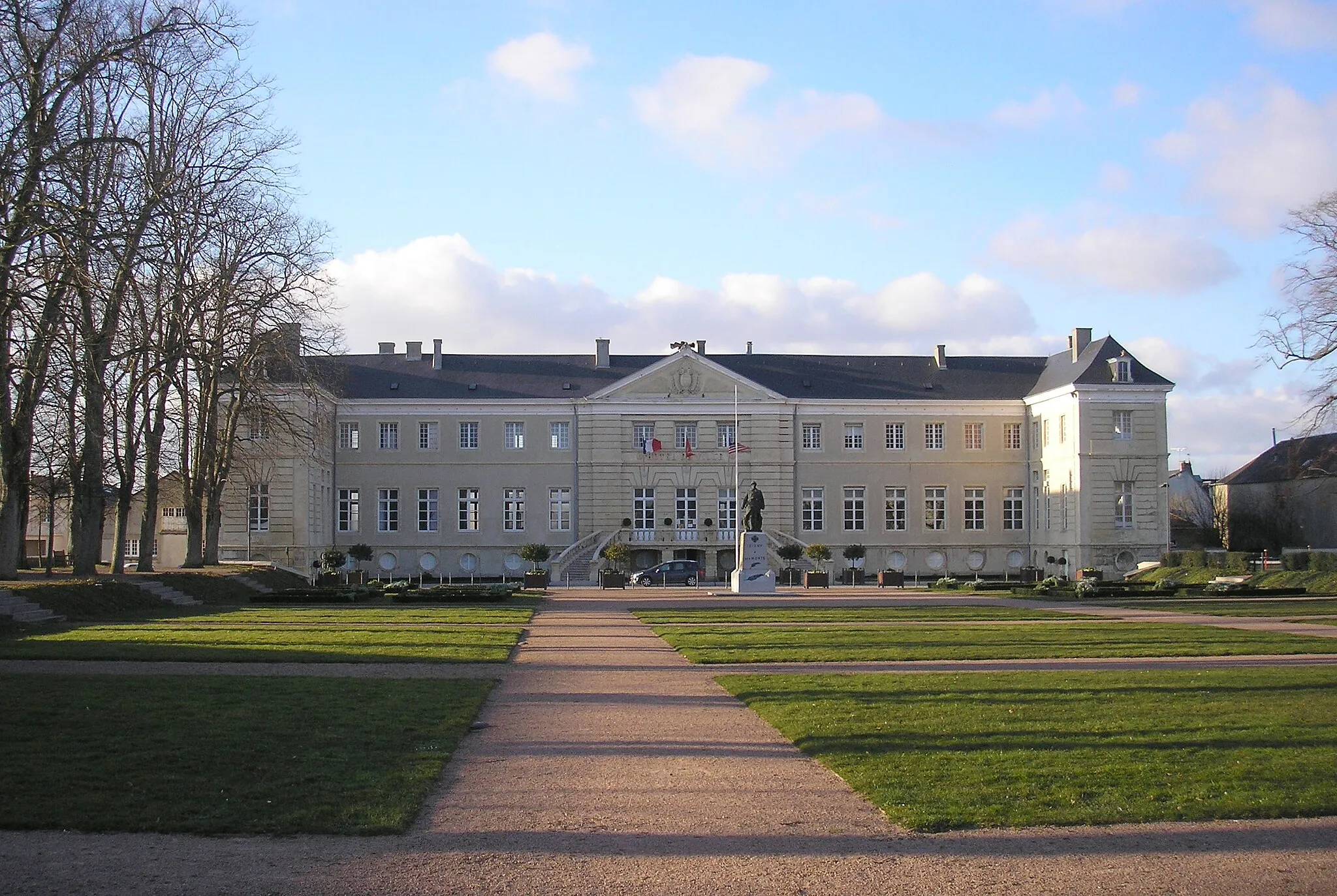 Photo showing: Isigny-sur-Mer (Normandie, France). L'hôtel de ville.