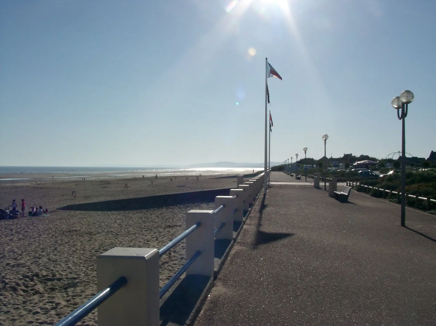 Photo showing: seafront in the morning at Merville-Franceville-Plage,Calvados,Normandy