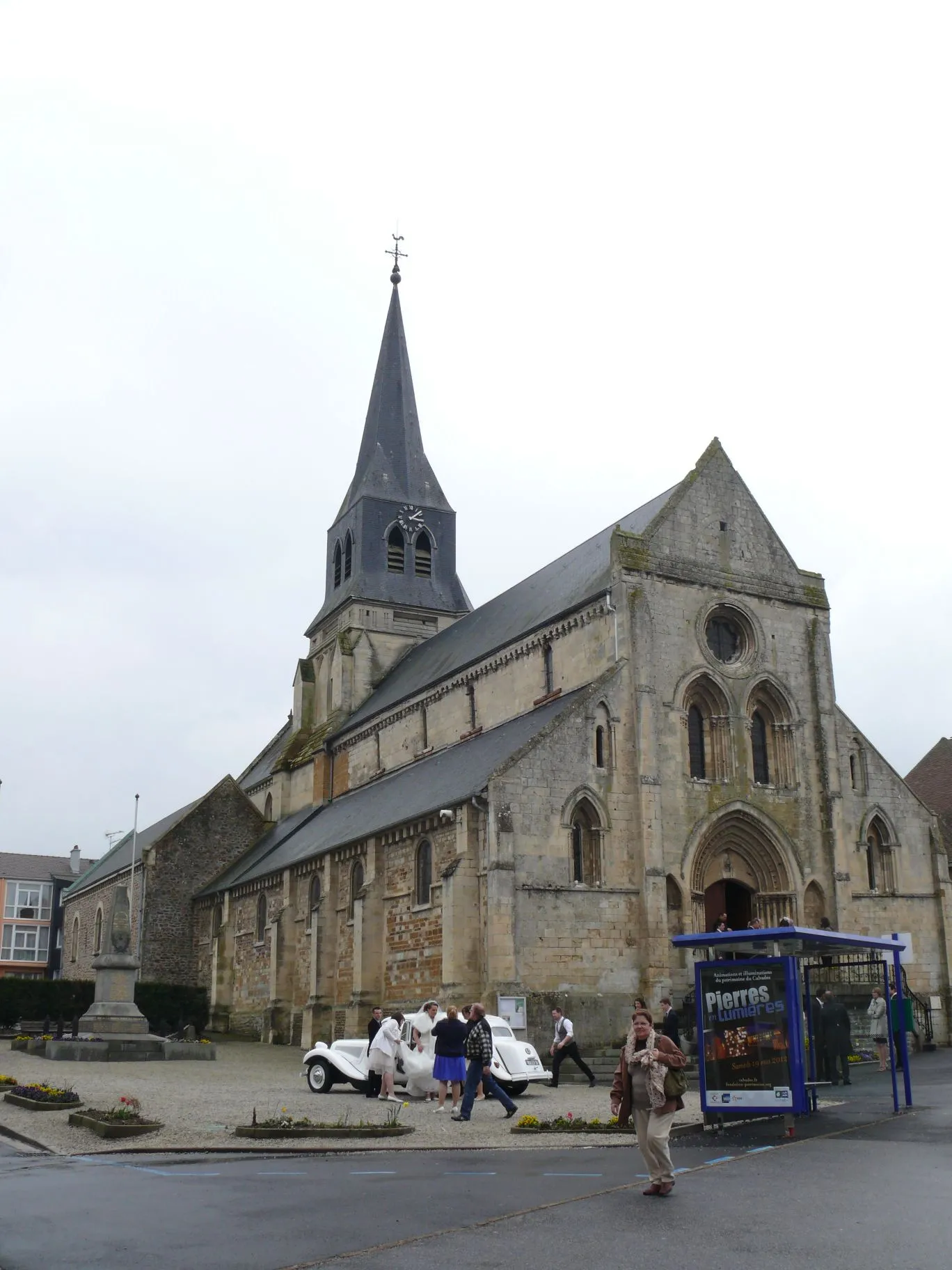 Photo showing: Our-Savior's church of Thury-Harcourt (Calvados, Normandie, France).