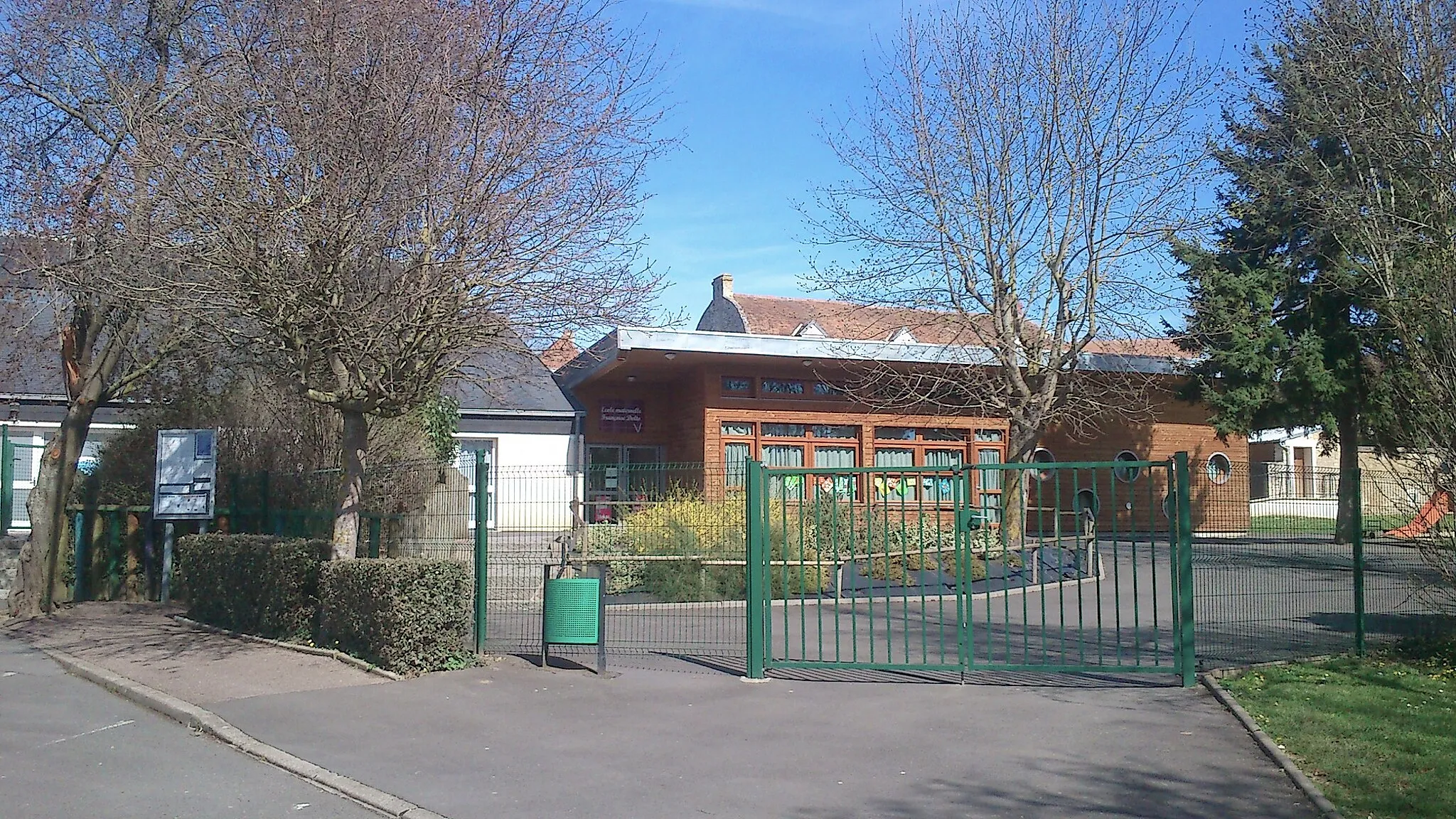 Photo showing: Ecole maternelle de Verson