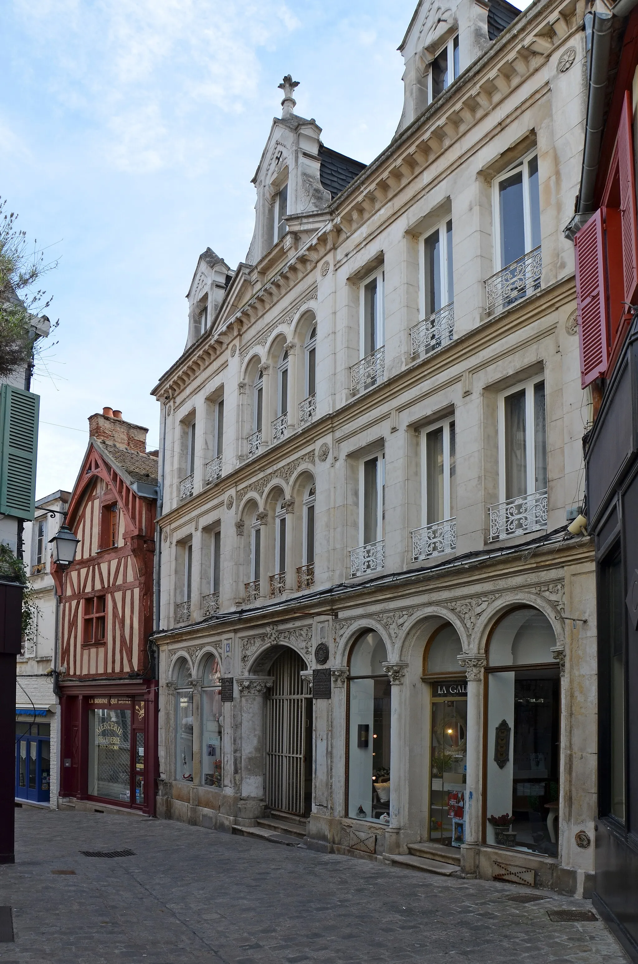 Photo showing: Passage couvert Manifacier à Auxerre, Yonne, Bourgogne, France