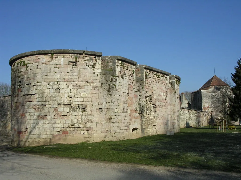 Photo showing: Tour du Pied de Biche, Auxonne, Burgundy, FRANCE