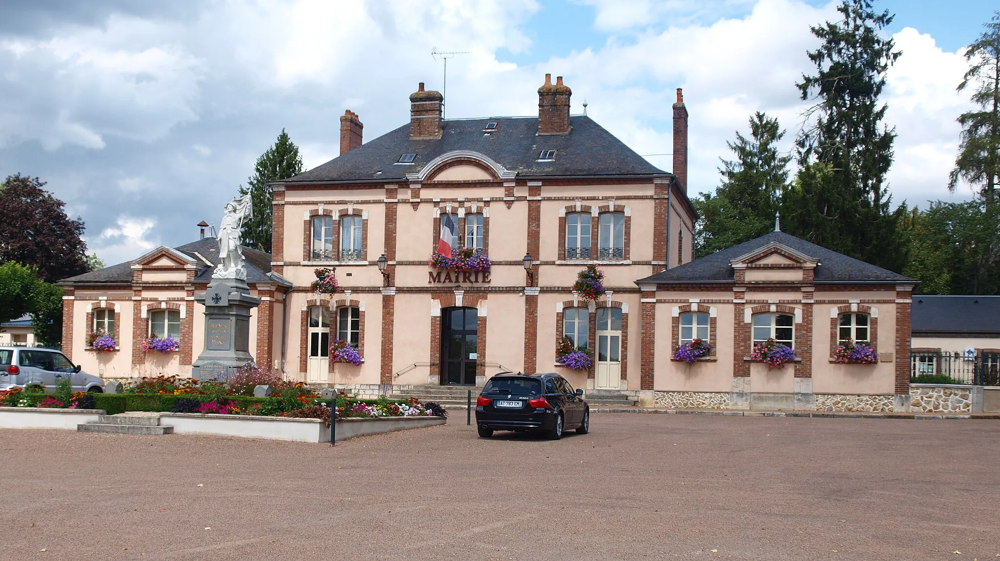 Photo showing: Bléneau (Yonne, France)