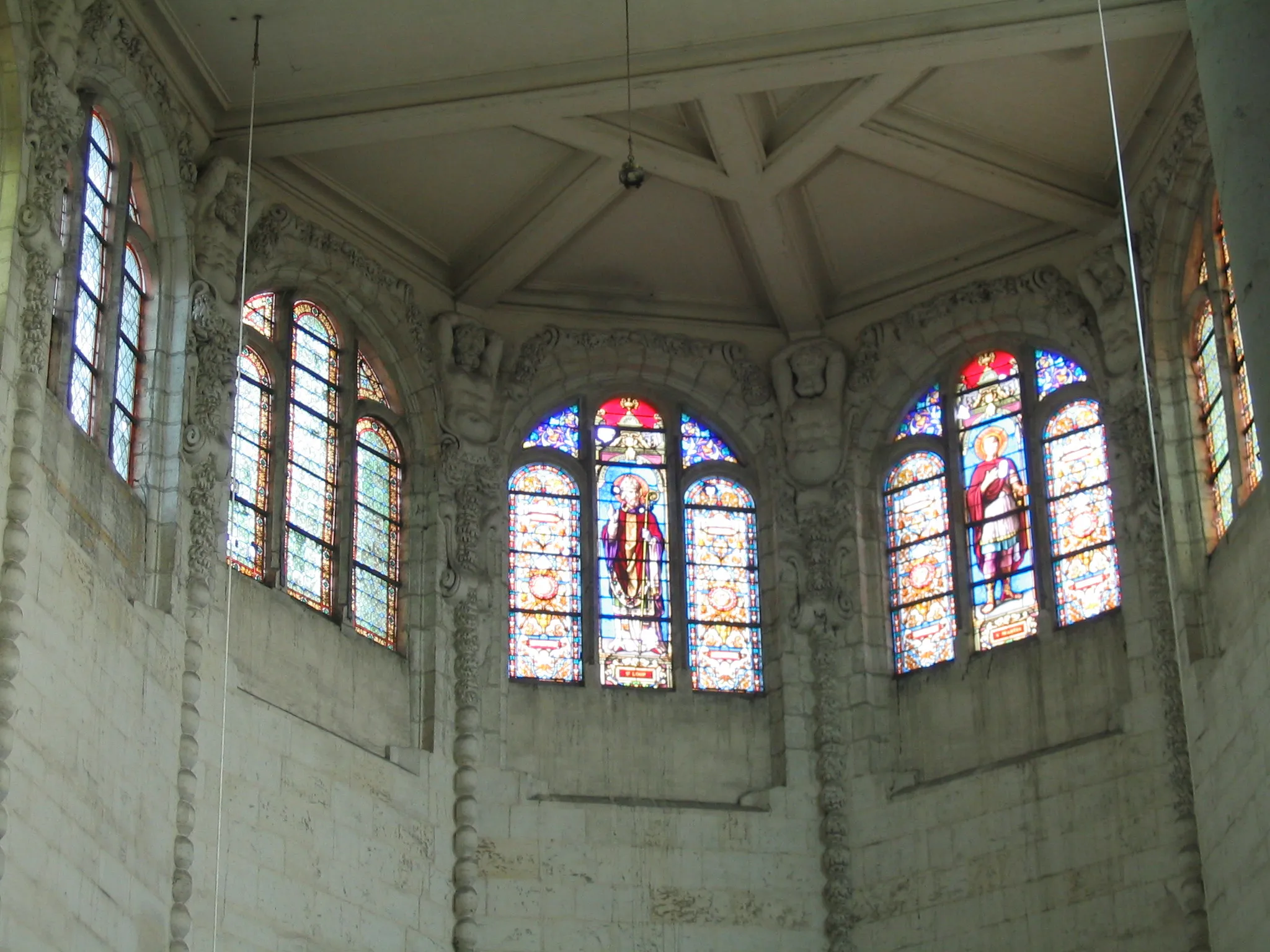 Photo showing: Brienon-sur-Armançon, baies de la collégiale Saint-Loup vues de l'intérieur.