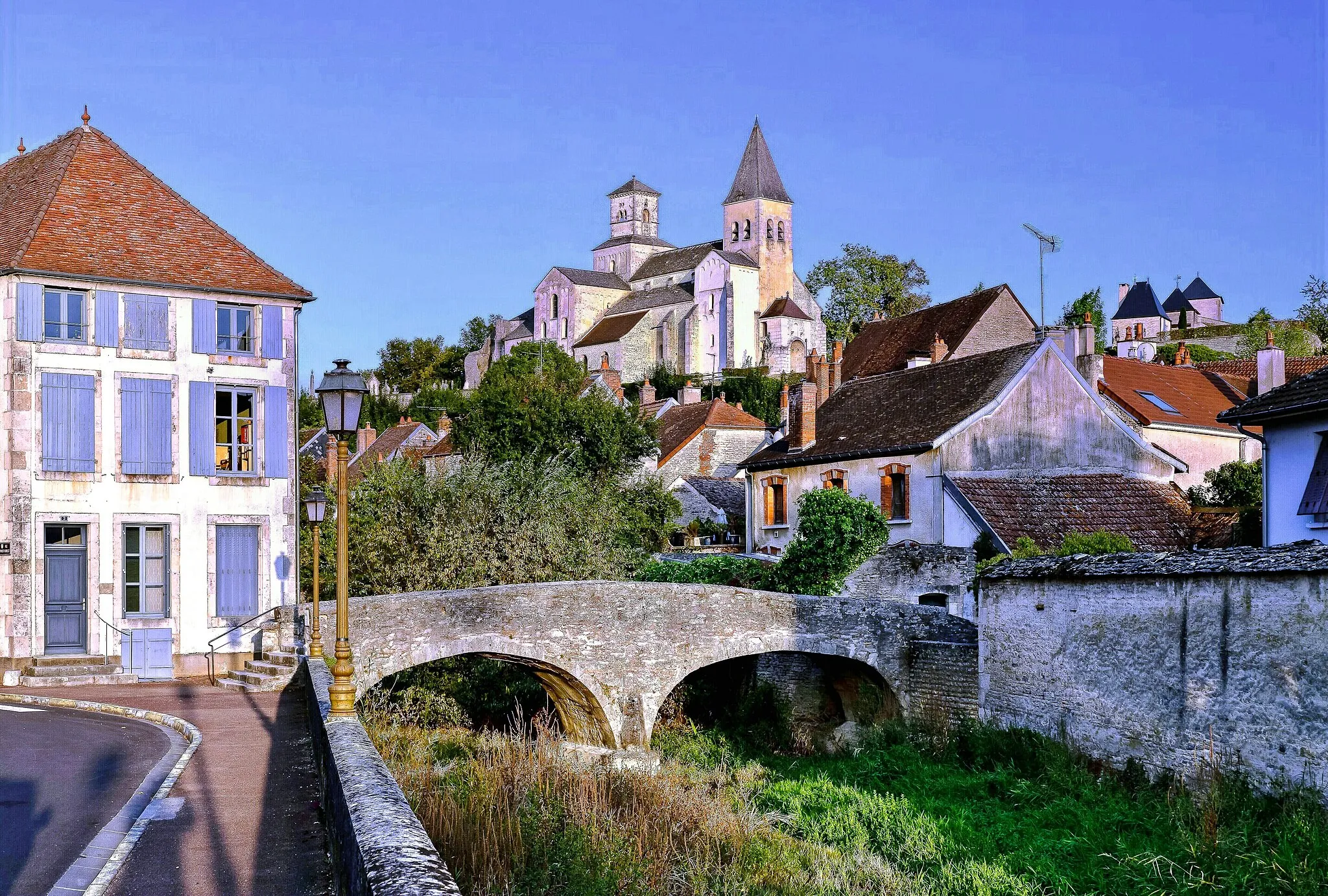 Photo showing: This building is indexed in the base Mérimée, a database of architectural heritage maintained by the French Ministry of Culture, under the reference PA00112203 .